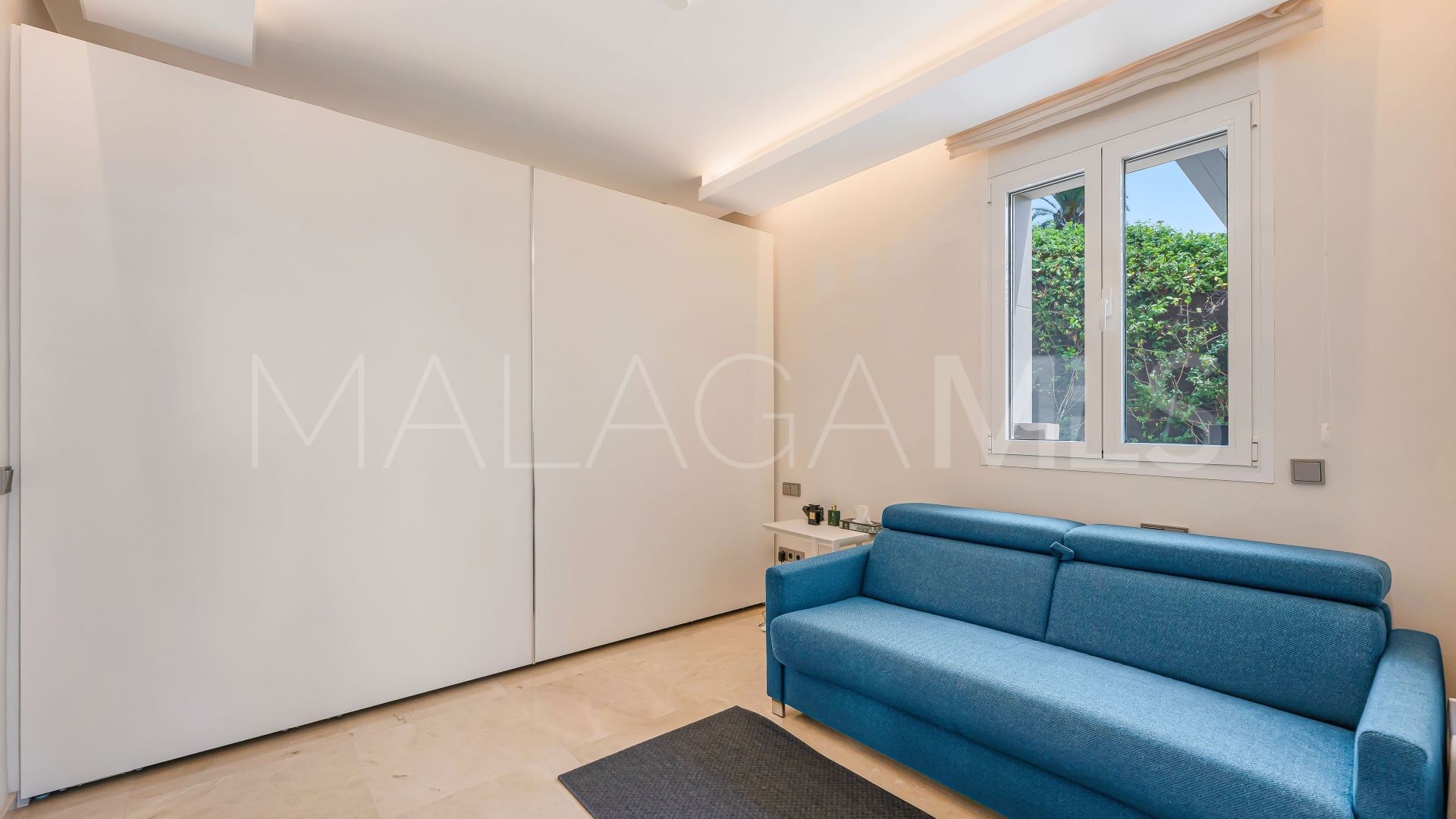 Villa for sale in Nueva Andalucia