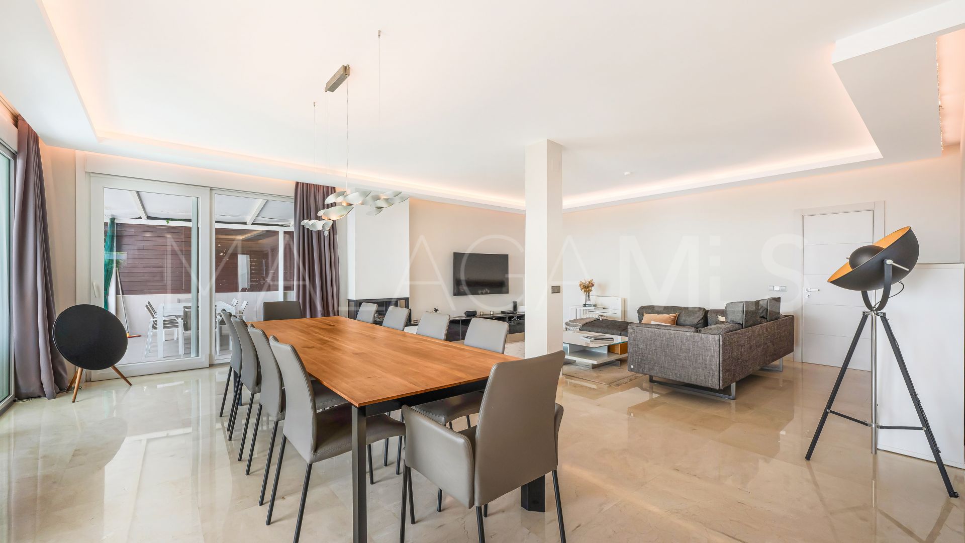 Villa for sale in Nueva Andalucia