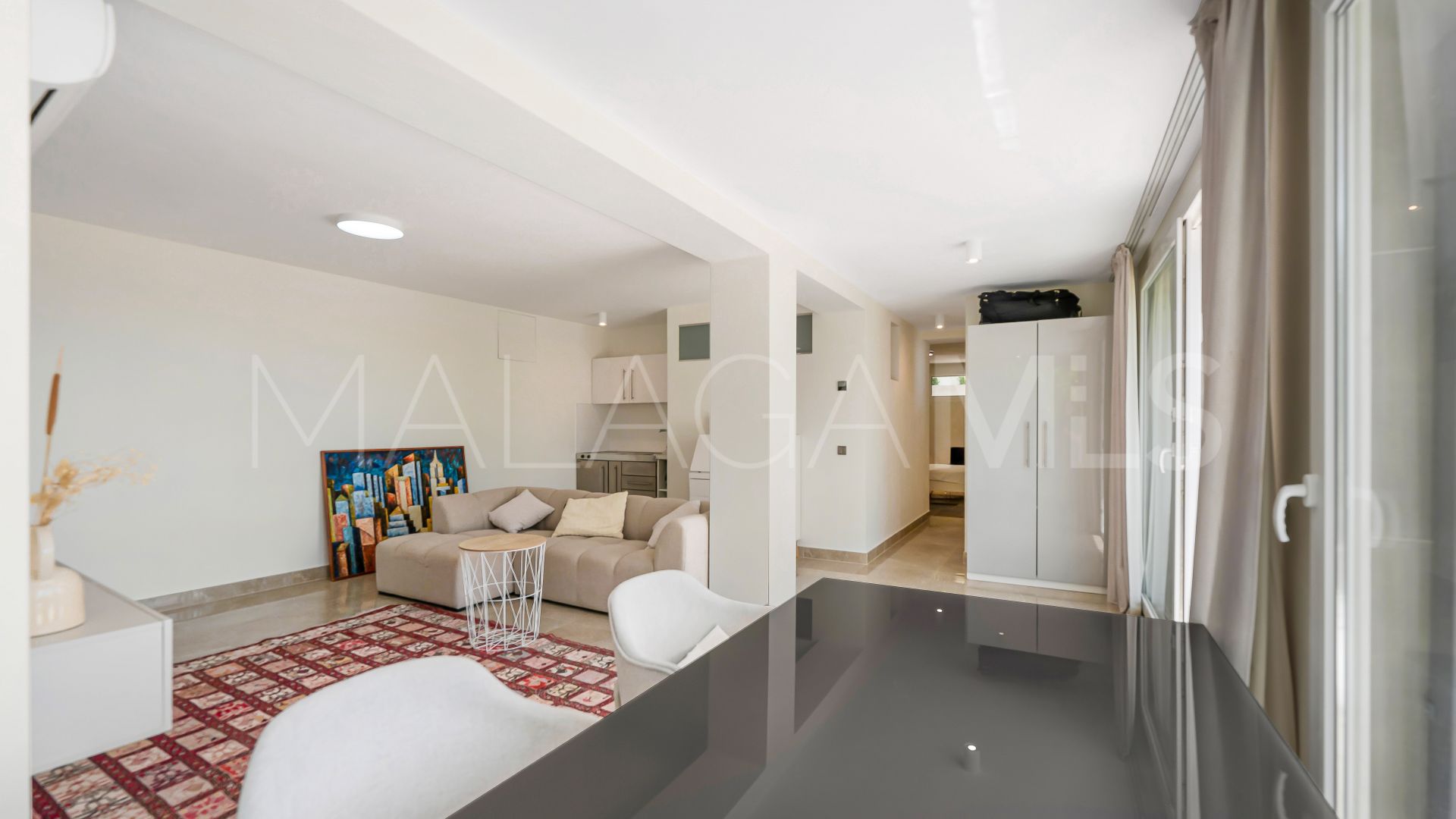Villa for sale in Nueva Andalucia