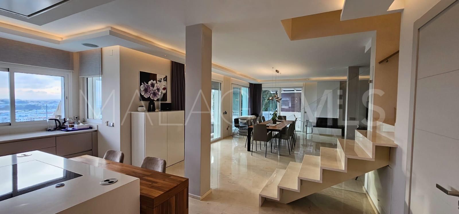 Villa for sale in Nueva Andalucia