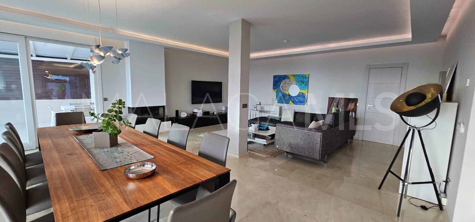 Villa for sale in Nueva Andalucia