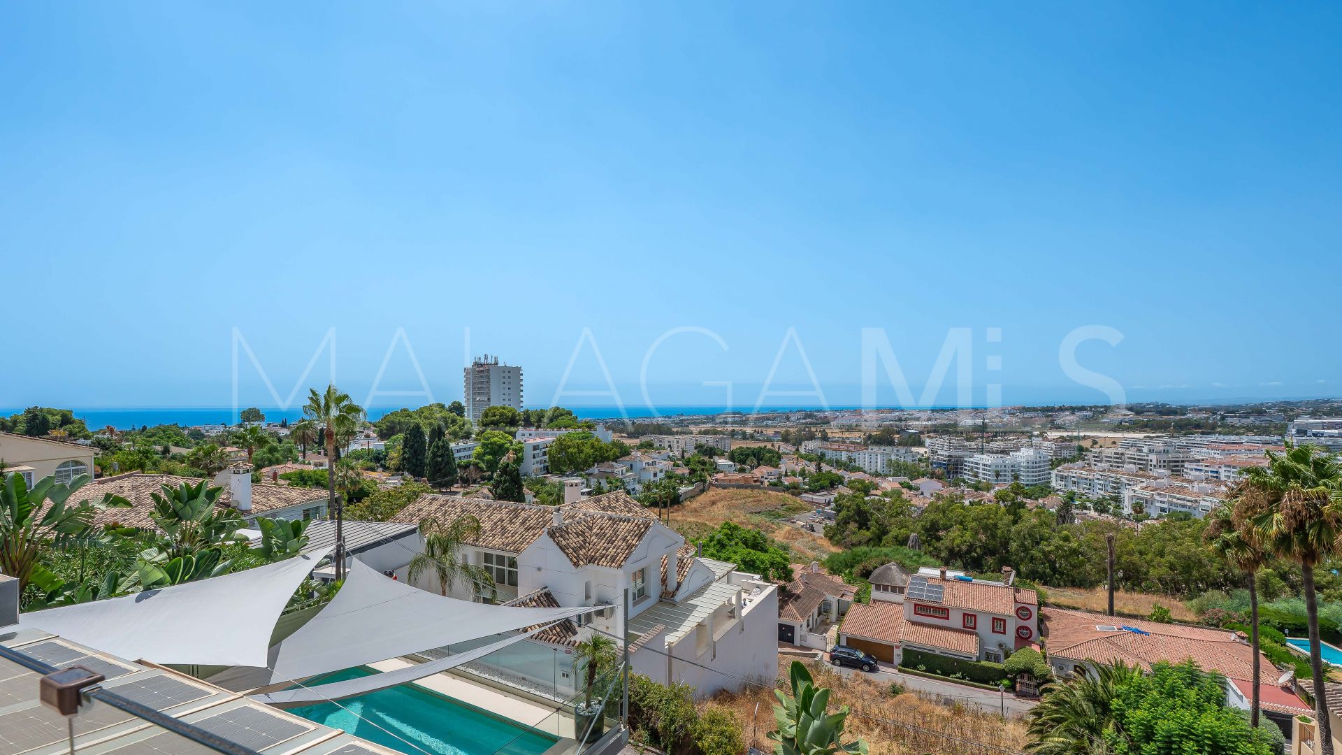 Villa for sale in Nueva Andalucia