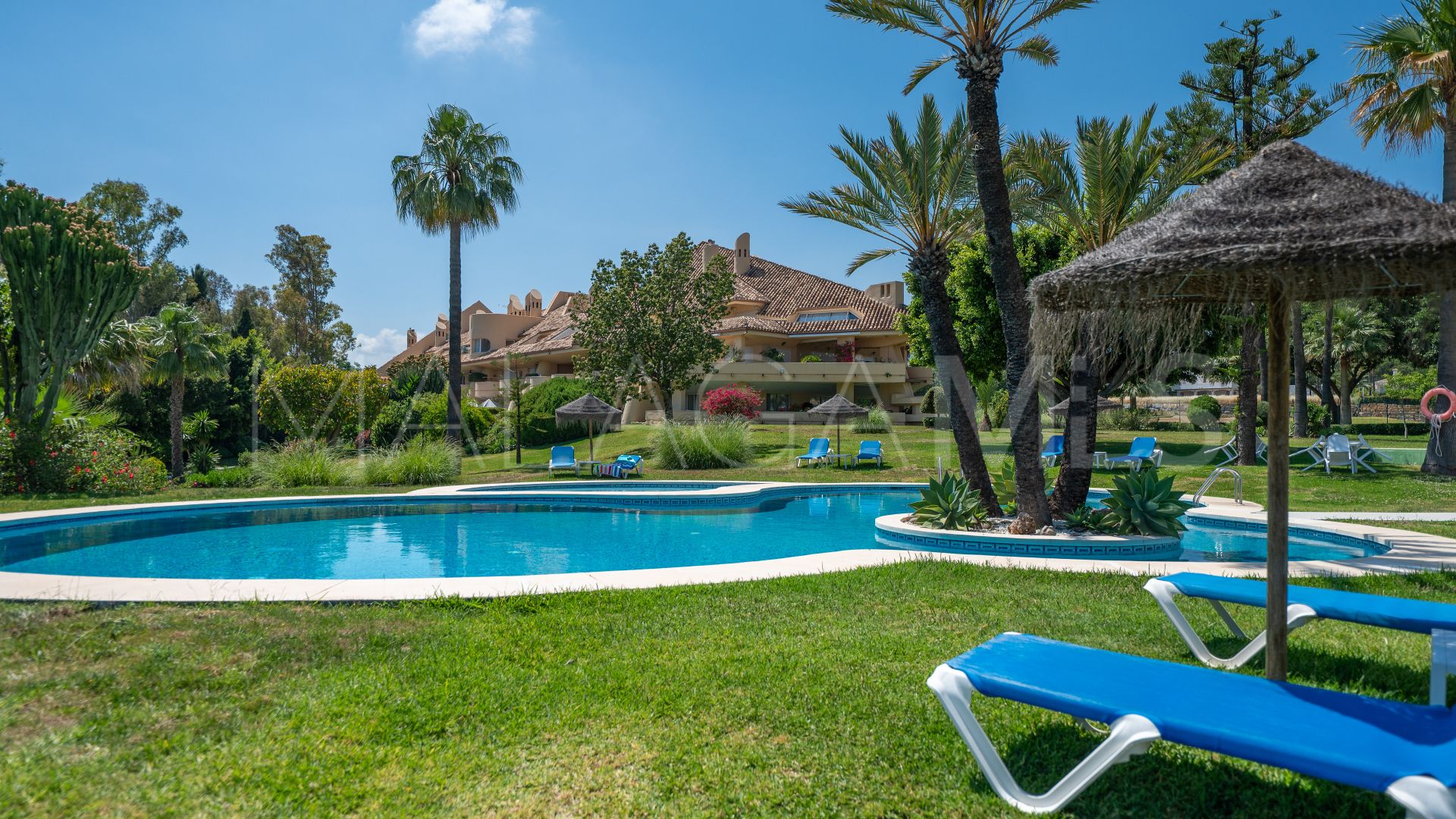 Zweistöckiges penthouse for sale in Country Club Las Brisas