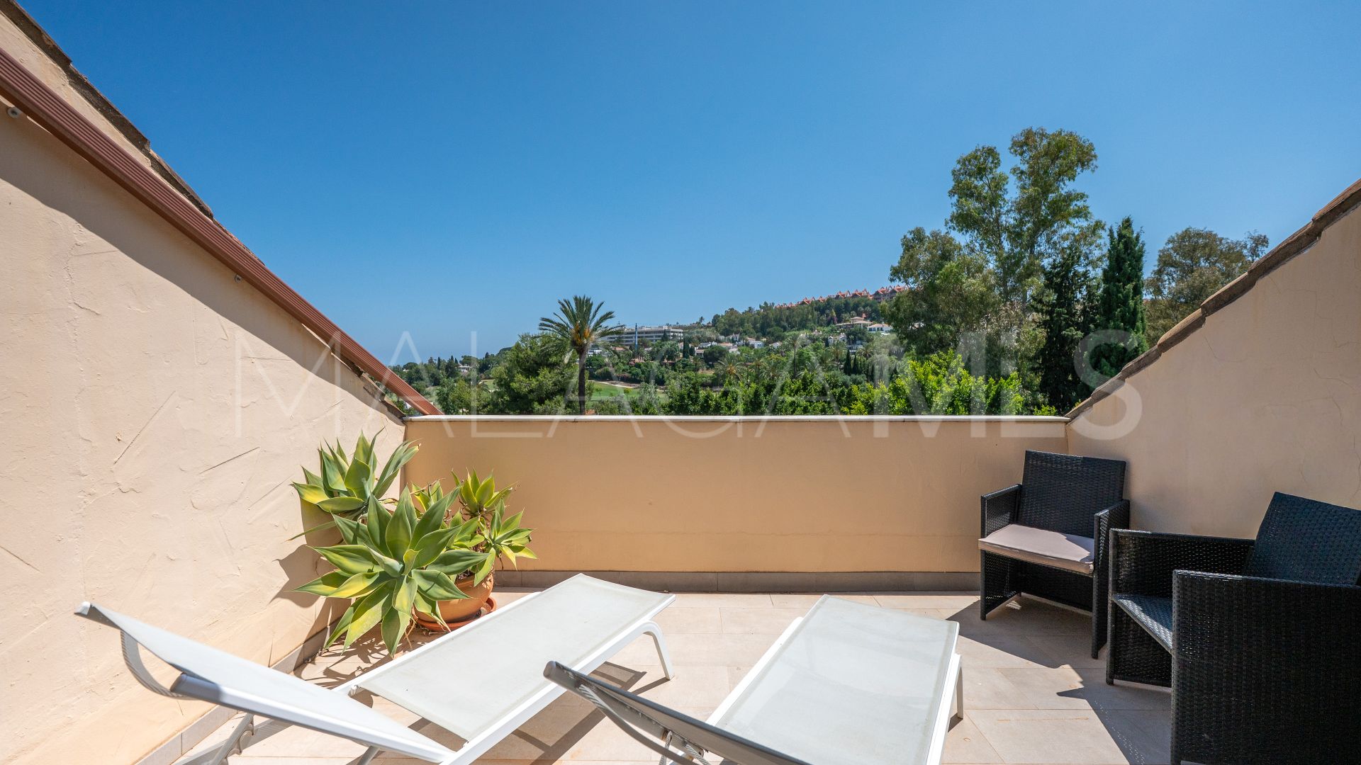 Zweistöckiges penthouse for sale in Country Club Las Brisas