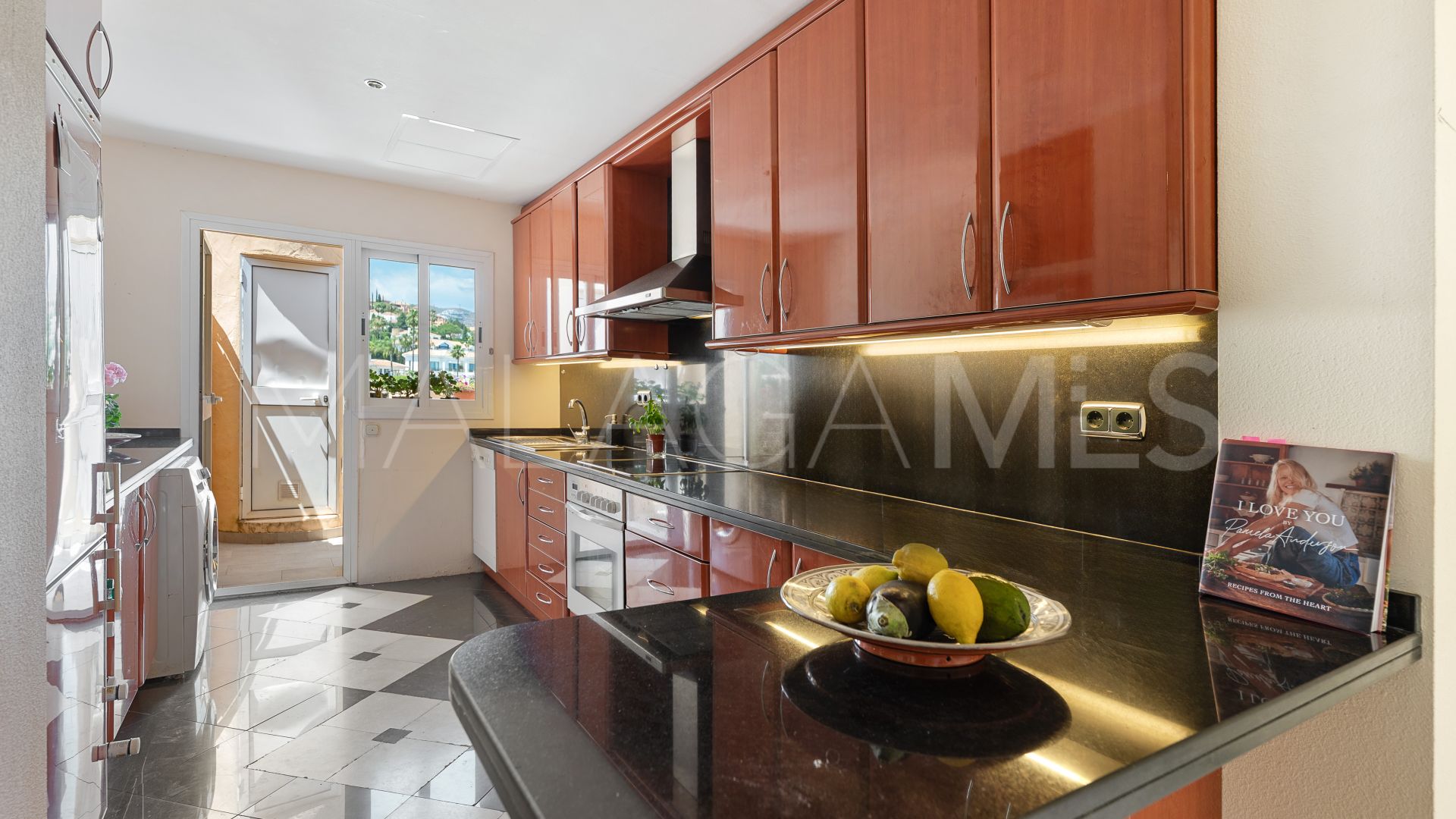 Zweistöckiges penthouse for sale in Country Club Las Brisas