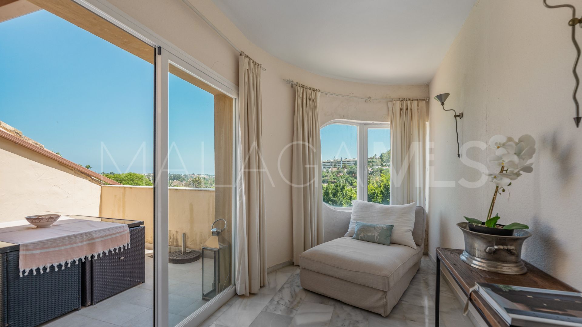 Zweistöckiges penthouse for sale in Country Club Las Brisas