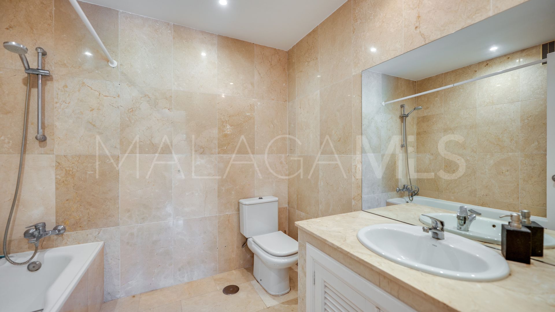 Zweistöckiges penthouse for sale in Country Club Las Brisas