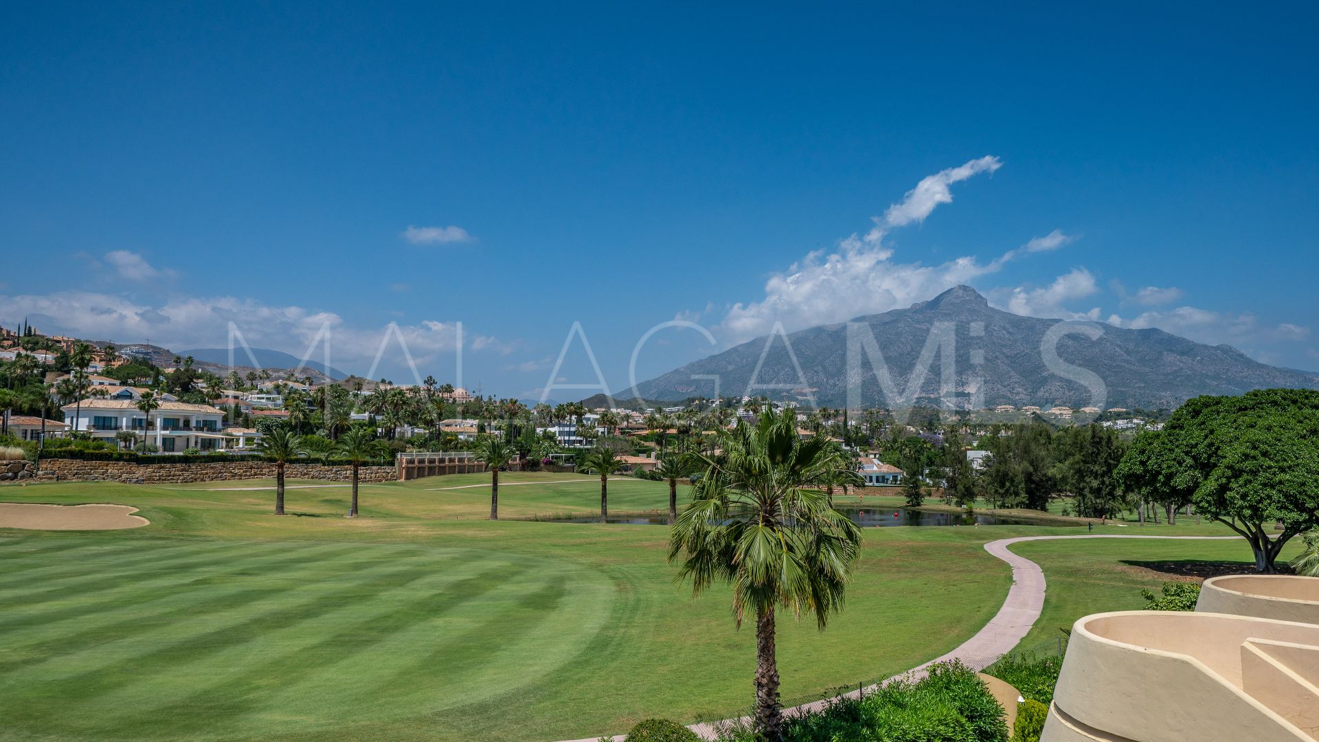 Zweistöckiges penthouse for sale in Country Club Las Brisas
