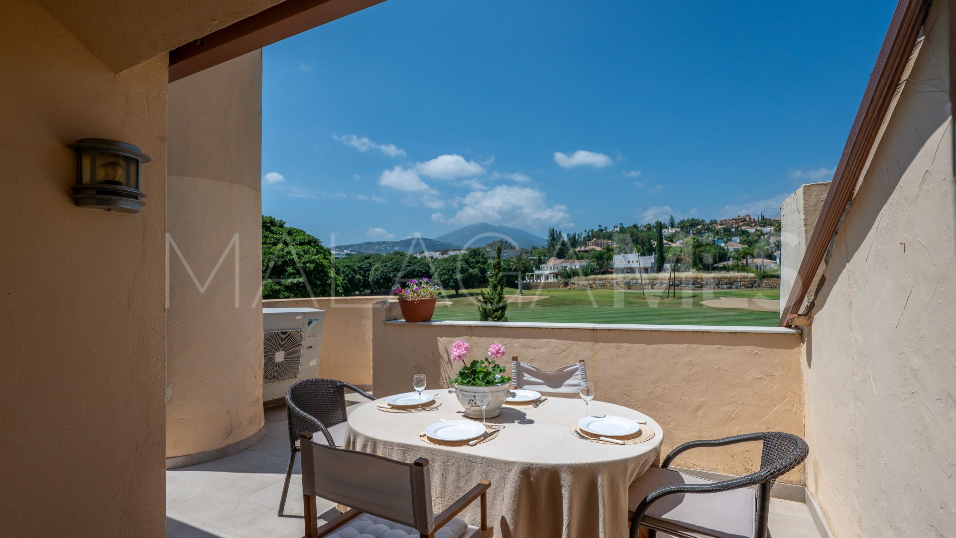 Zweistöckiges penthouse for sale in Country Club Las Brisas