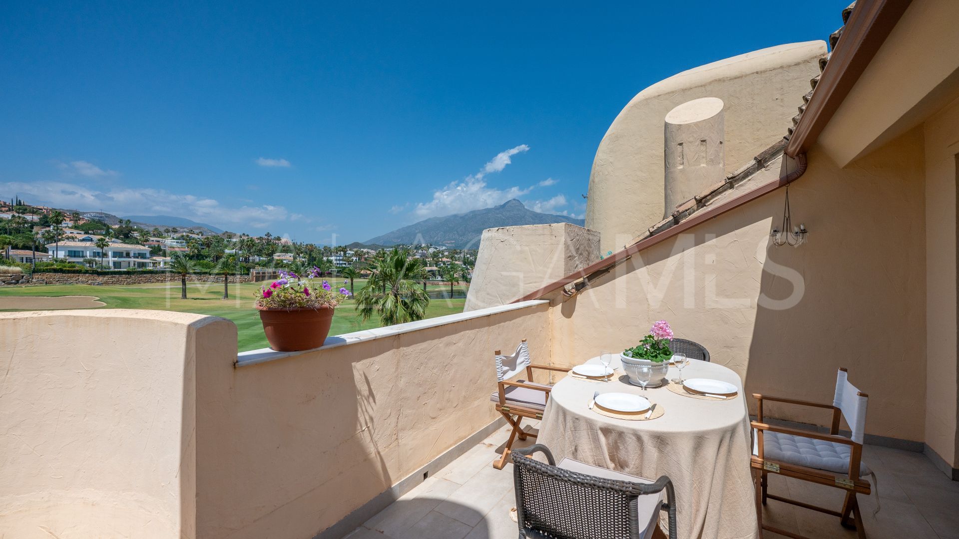 Zweistöckiges penthouse for sale in Country Club Las Brisas