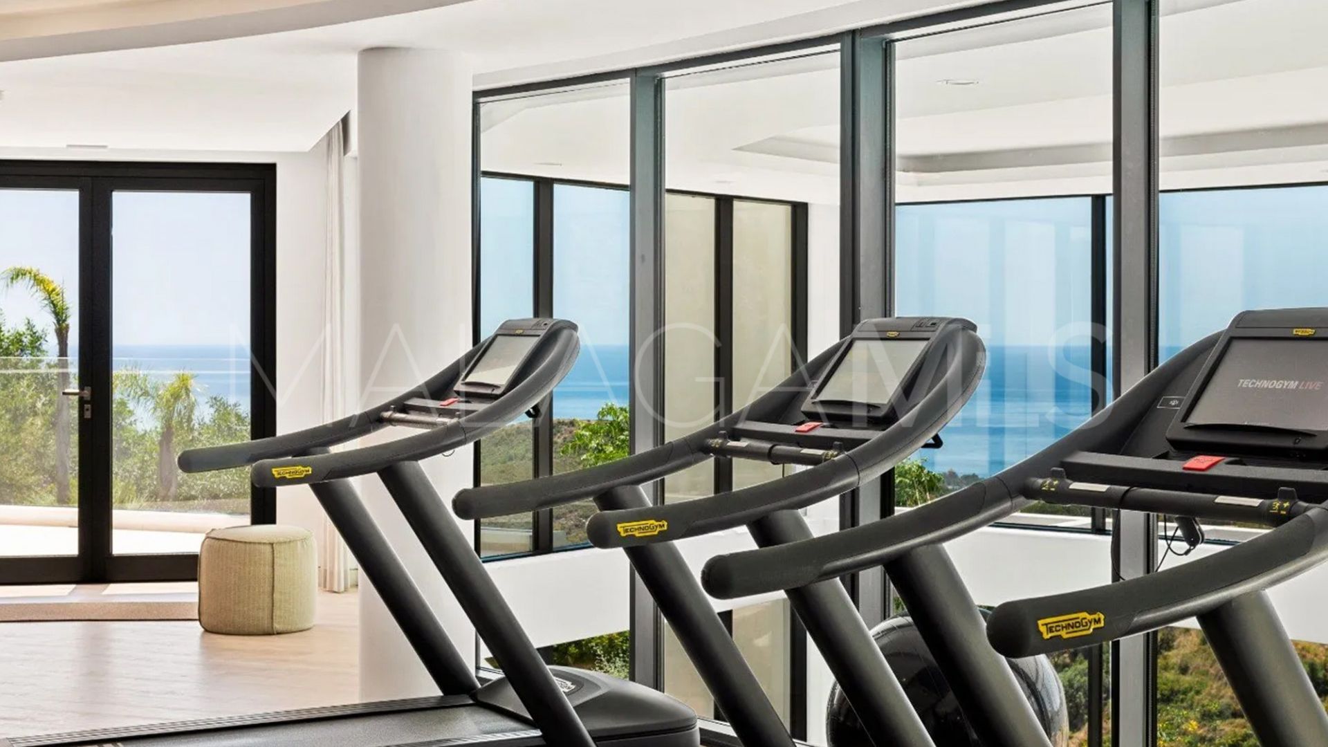 Buy apartamento planta baja in Marbella Ciudad with 3 bedrooms