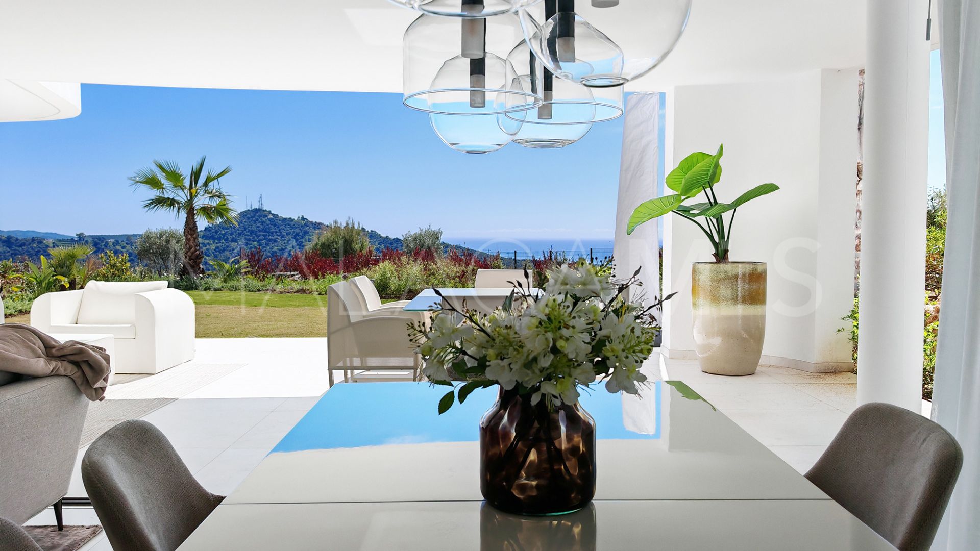 Buy apartamento planta baja in Marbella Ciudad with 3 bedrooms