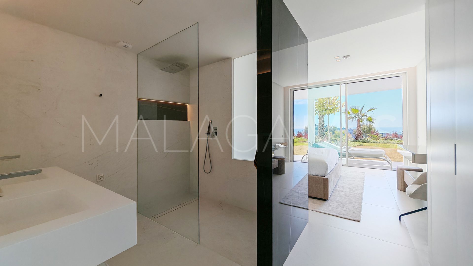 Buy apartamento planta baja in Marbella Ciudad with 3 bedrooms