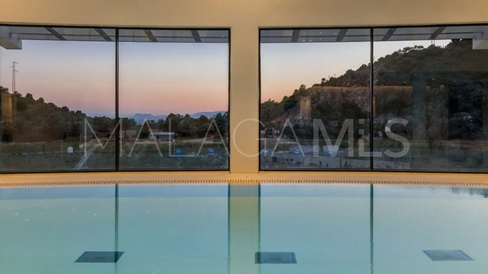 Buy apartamento planta baja in Marbella Ciudad with 3 bedrooms