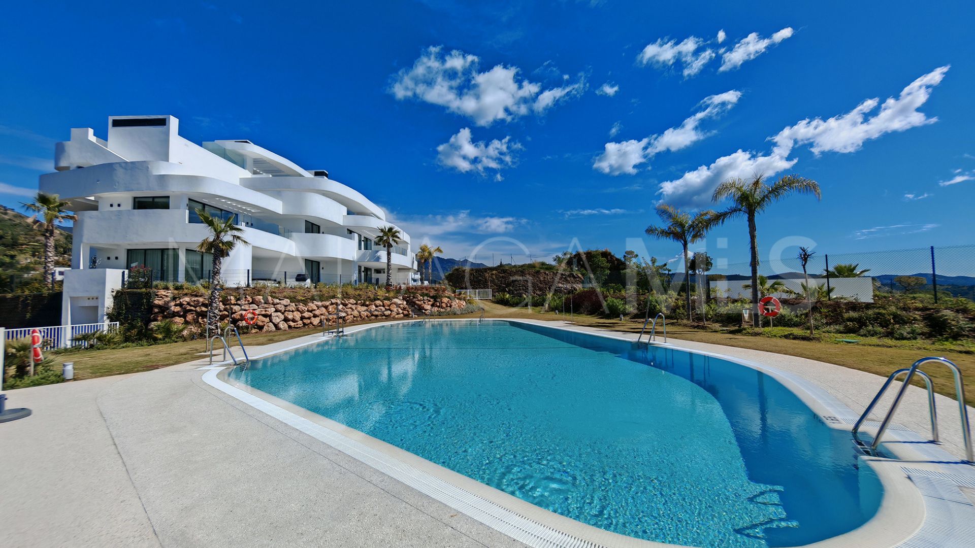 Buy apartamento planta baja in Marbella Ciudad with 3 bedrooms