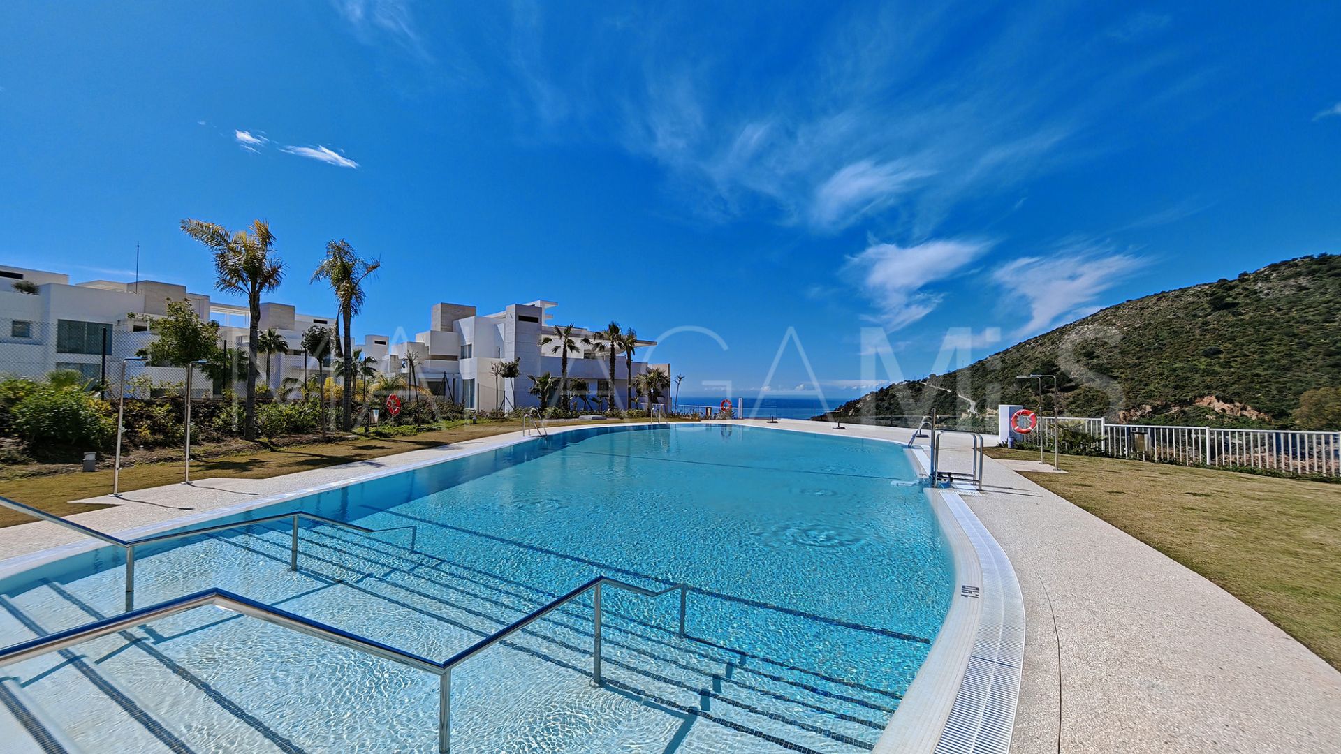 Buy apartamento planta baja in Marbella Ciudad with 3 bedrooms