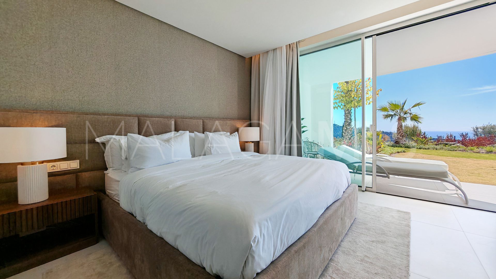 Buy apartamento planta baja in Marbella Ciudad with 3 bedrooms