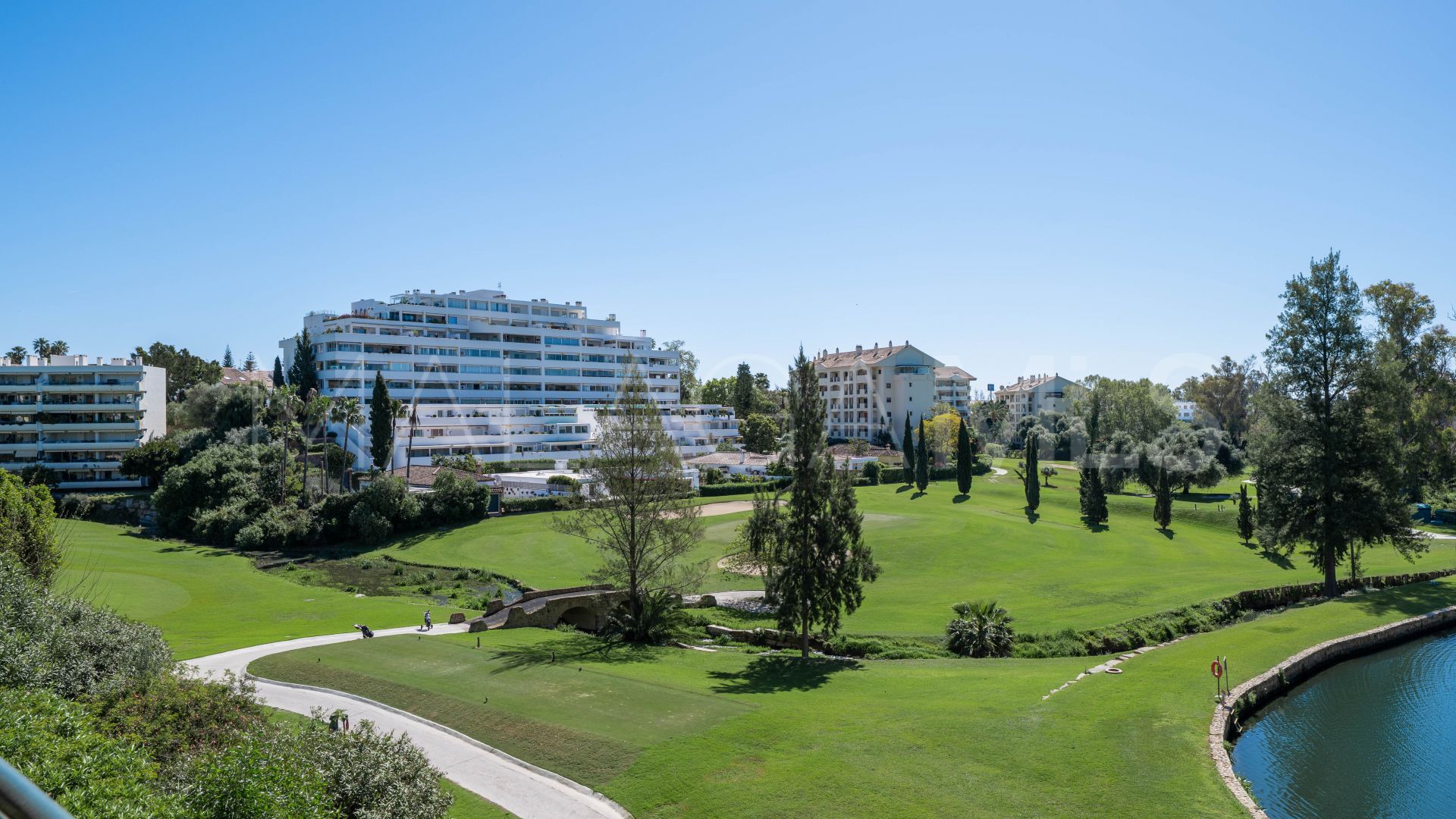 Lägenhet for sale in Campos de Guadalmina