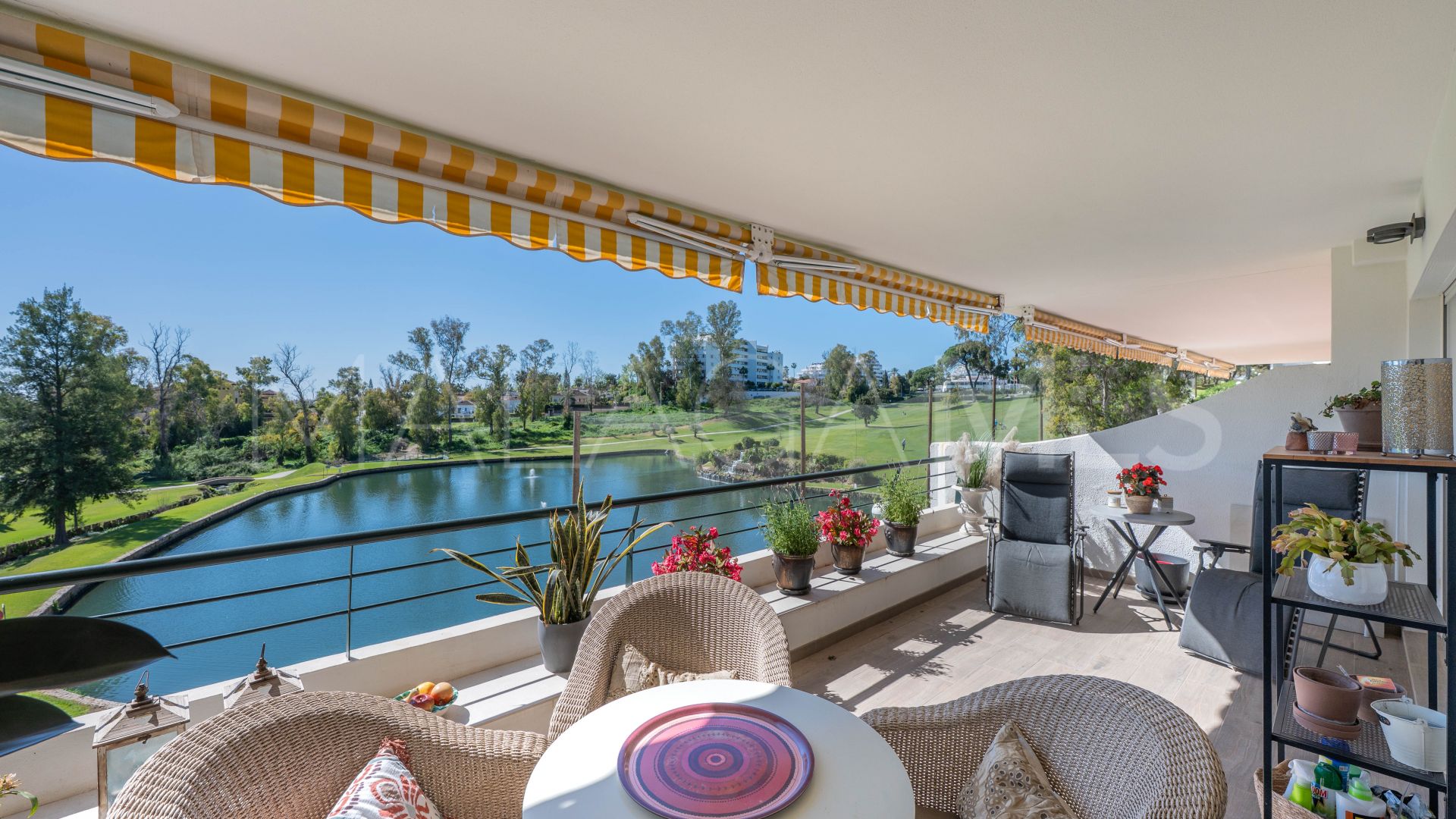 Lägenhet for sale in Campos de Guadalmina