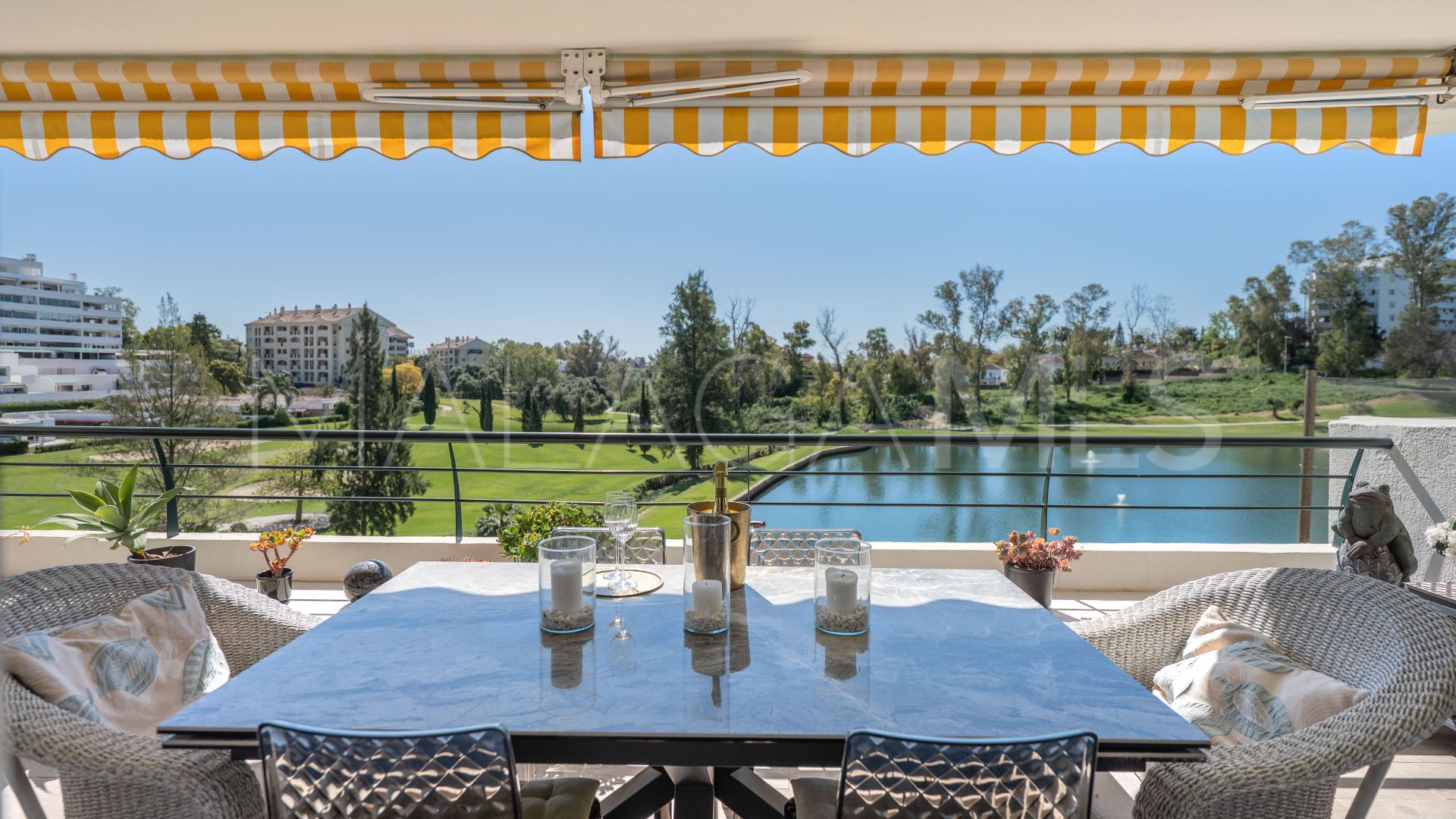 Lägenhet for sale in Campos de Guadalmina