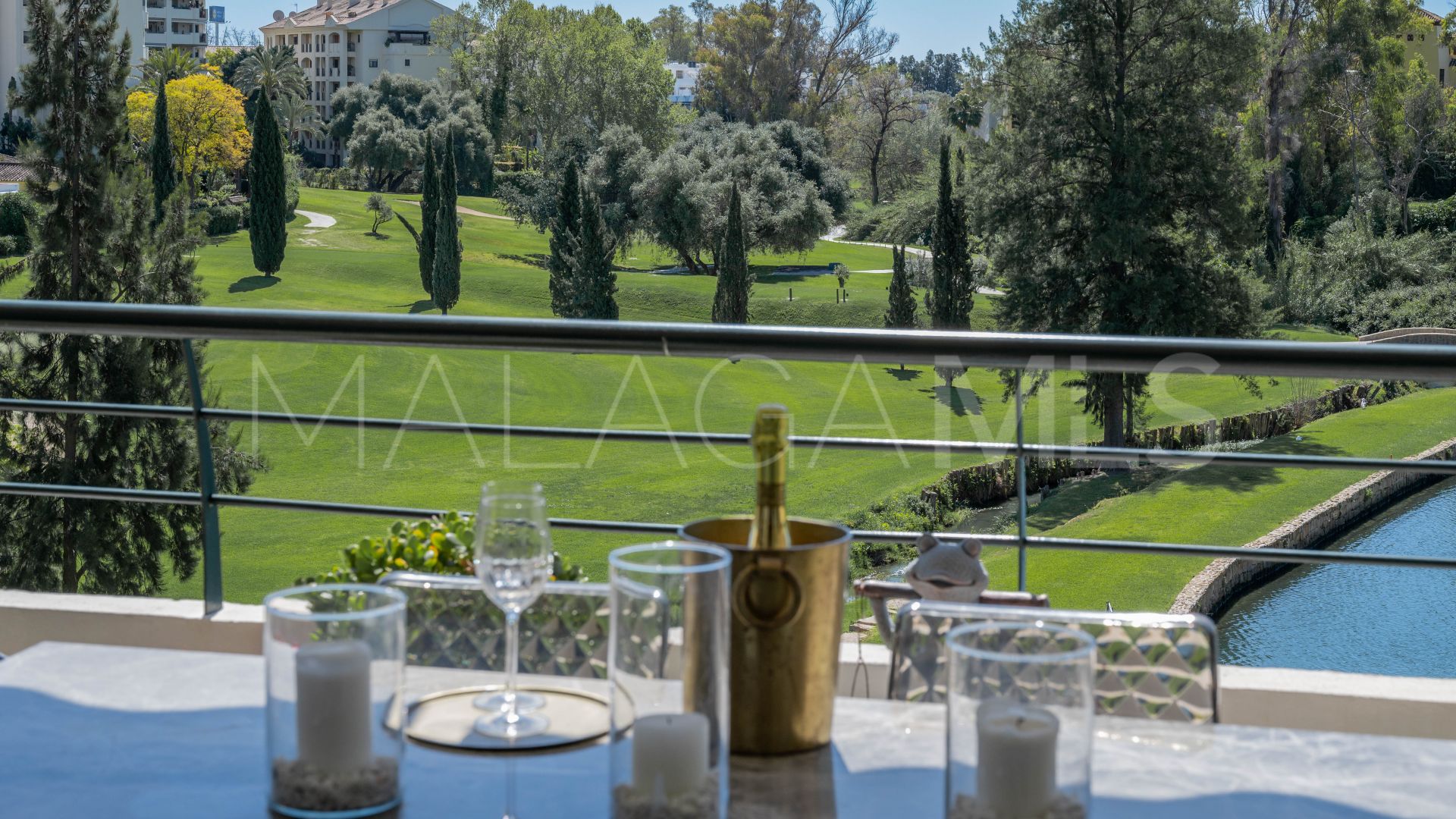 Lägenhet for sale in Campos de Guadalmina