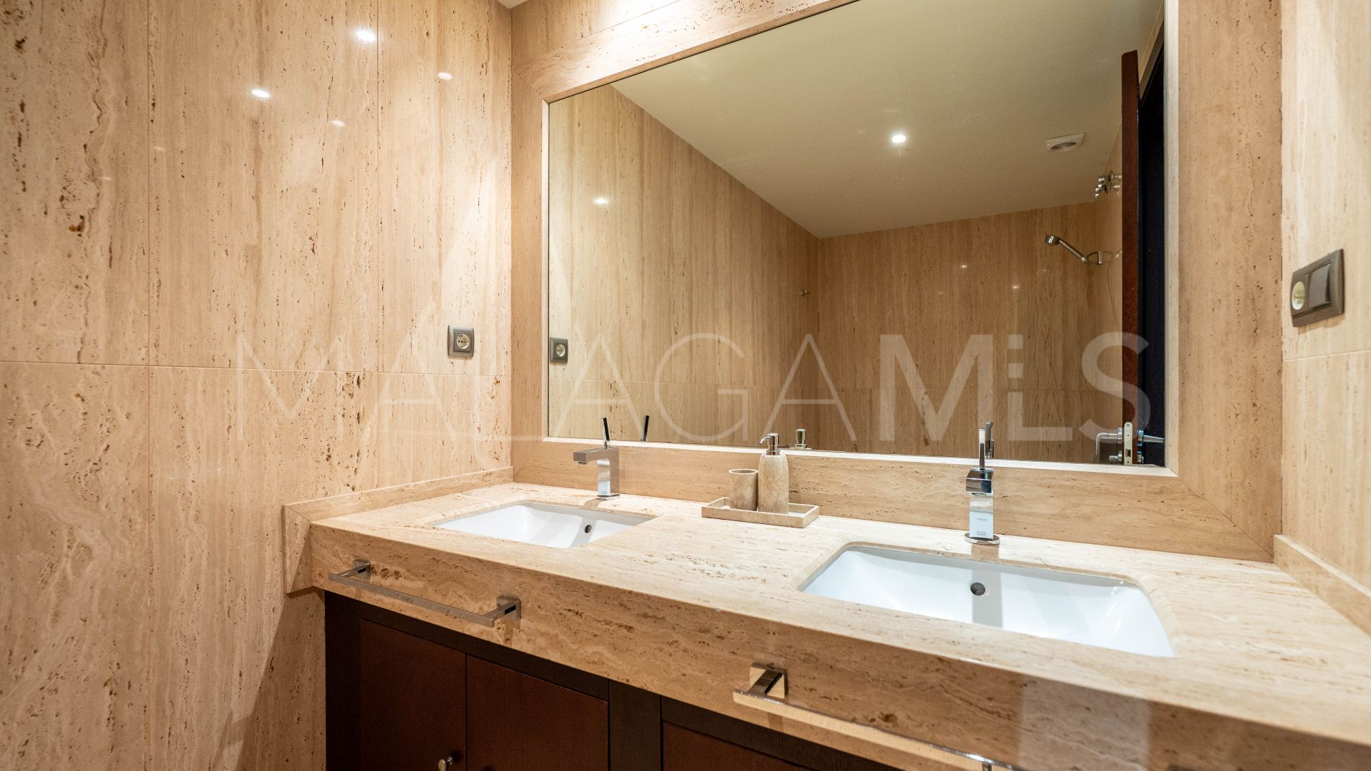 Lägenhet for sale in Nueva Andalucia