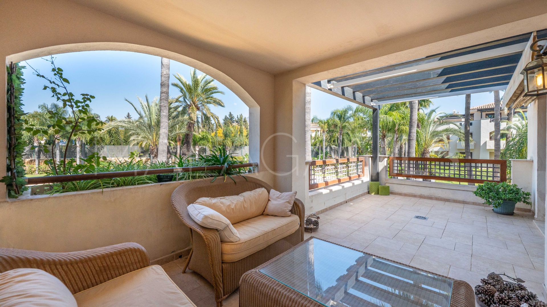 Lägenhet for sale in Nueva Andalucia