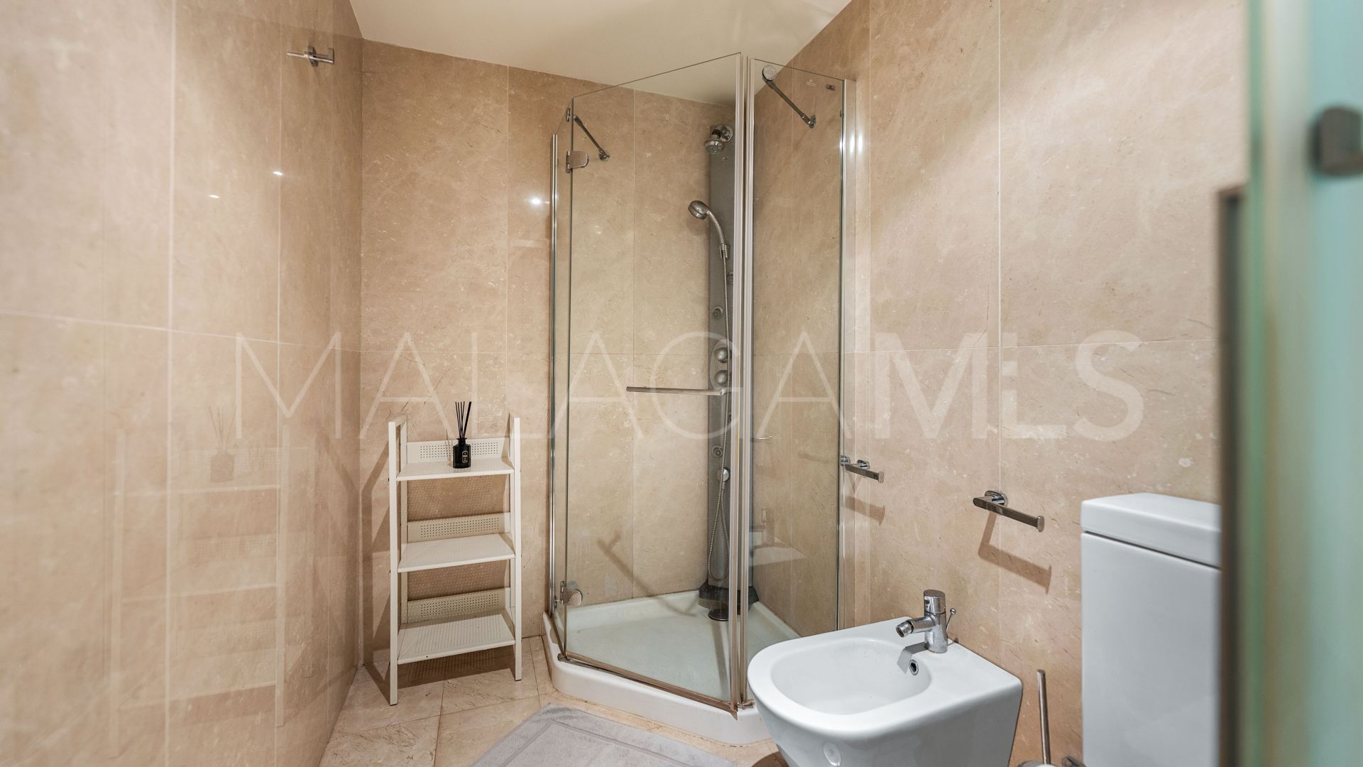 Lägenhet for sale in Nueva Andalucia