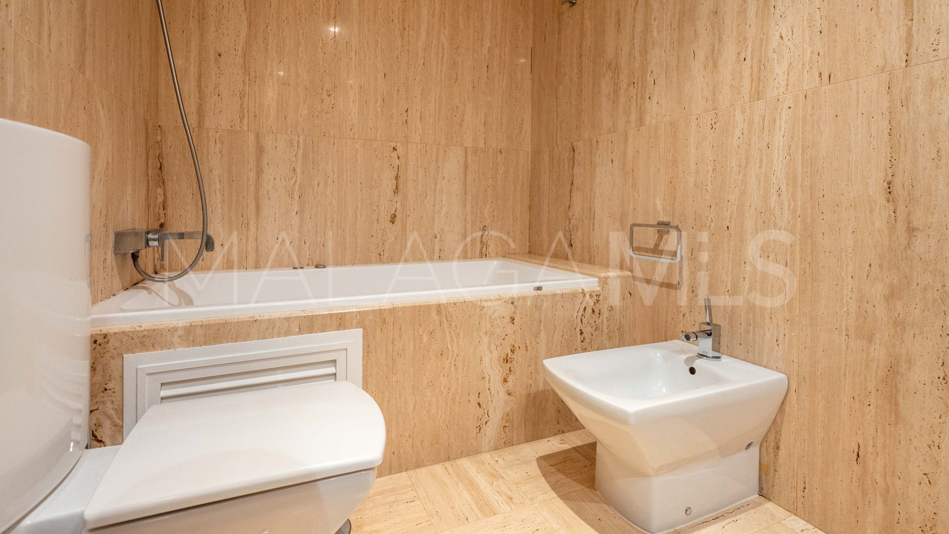 Lägenhet for sale in Nueva Andalucia