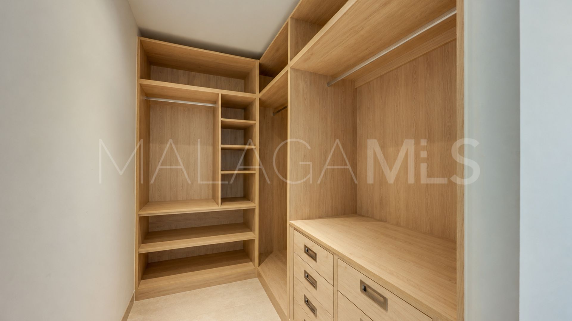 Wohnung for sale in Marbella - Puerto Banus