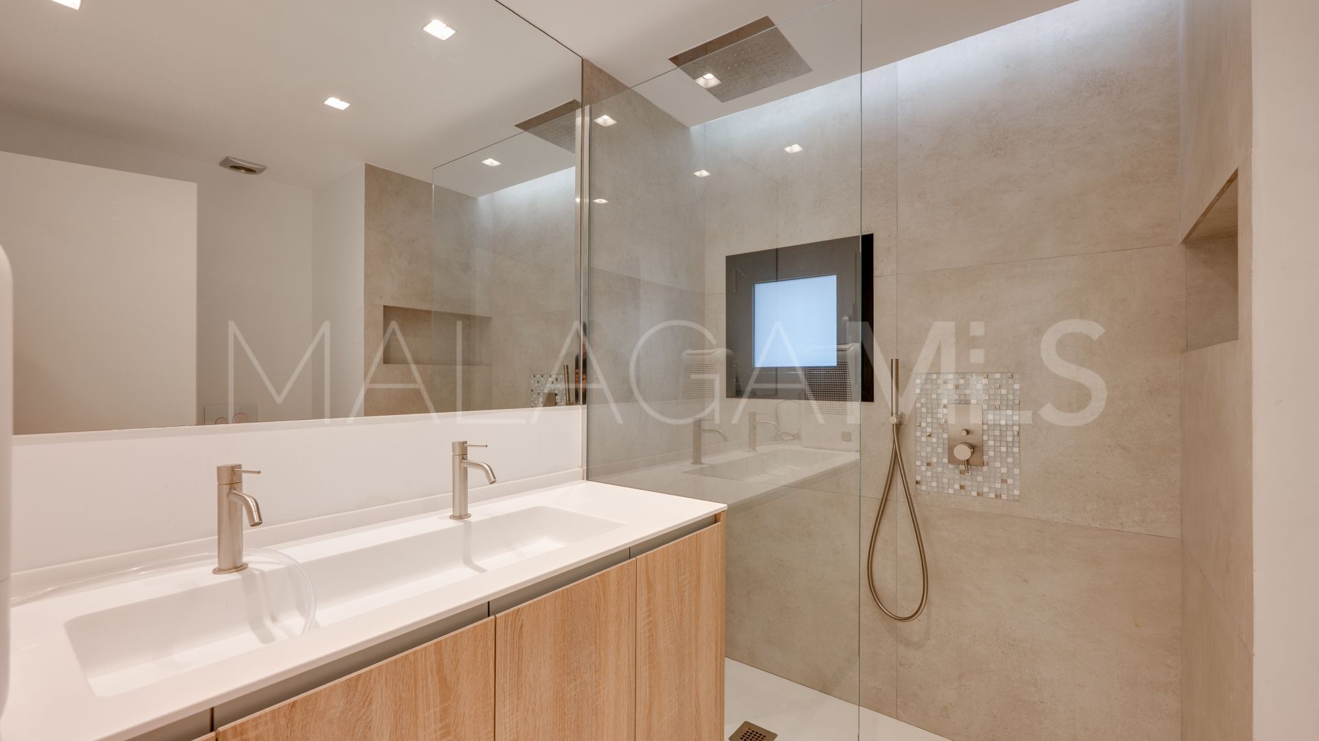 Wohnung for sale in Marbella - Puerto Banus