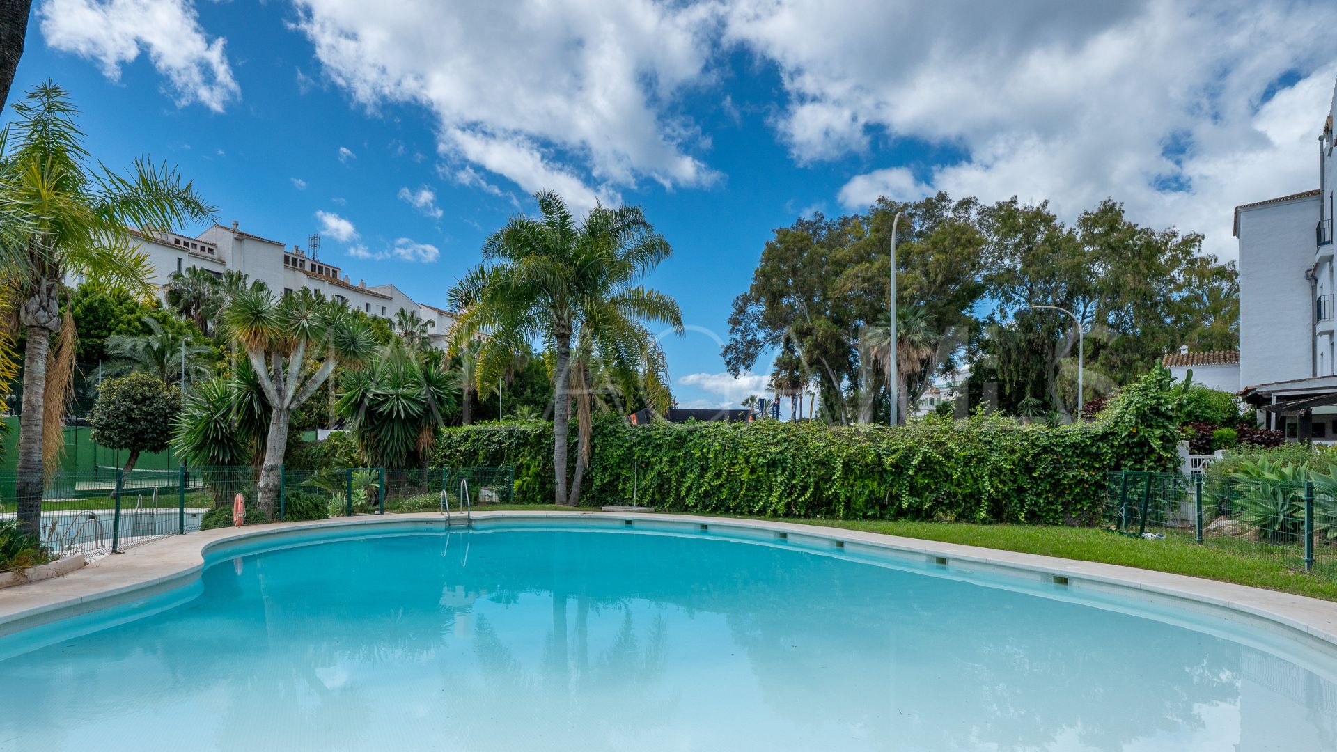 Wohnung for sale in Marbella - Puerto Banus