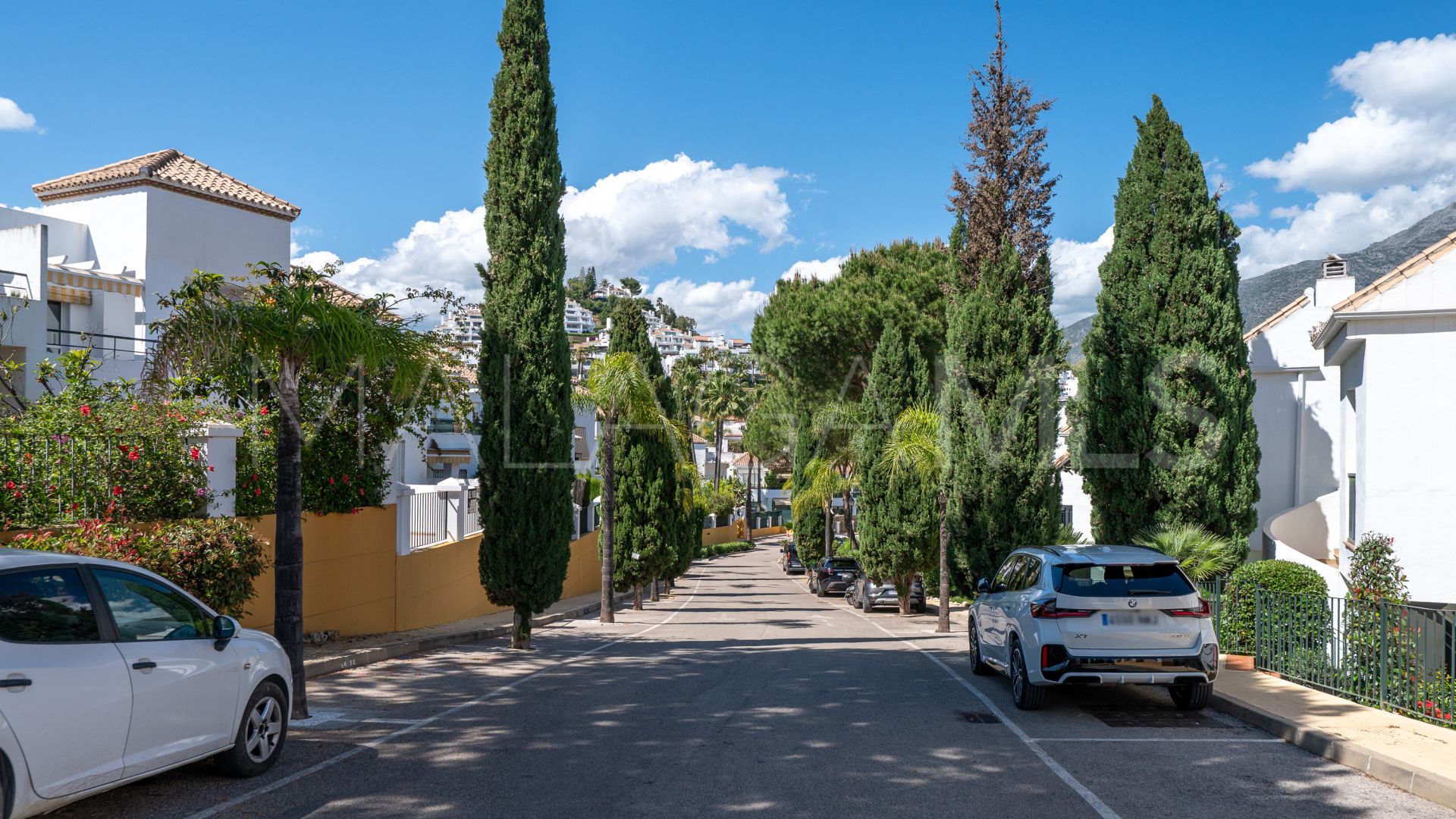 2 bedrooms Nueva Andalucia apartment for sale