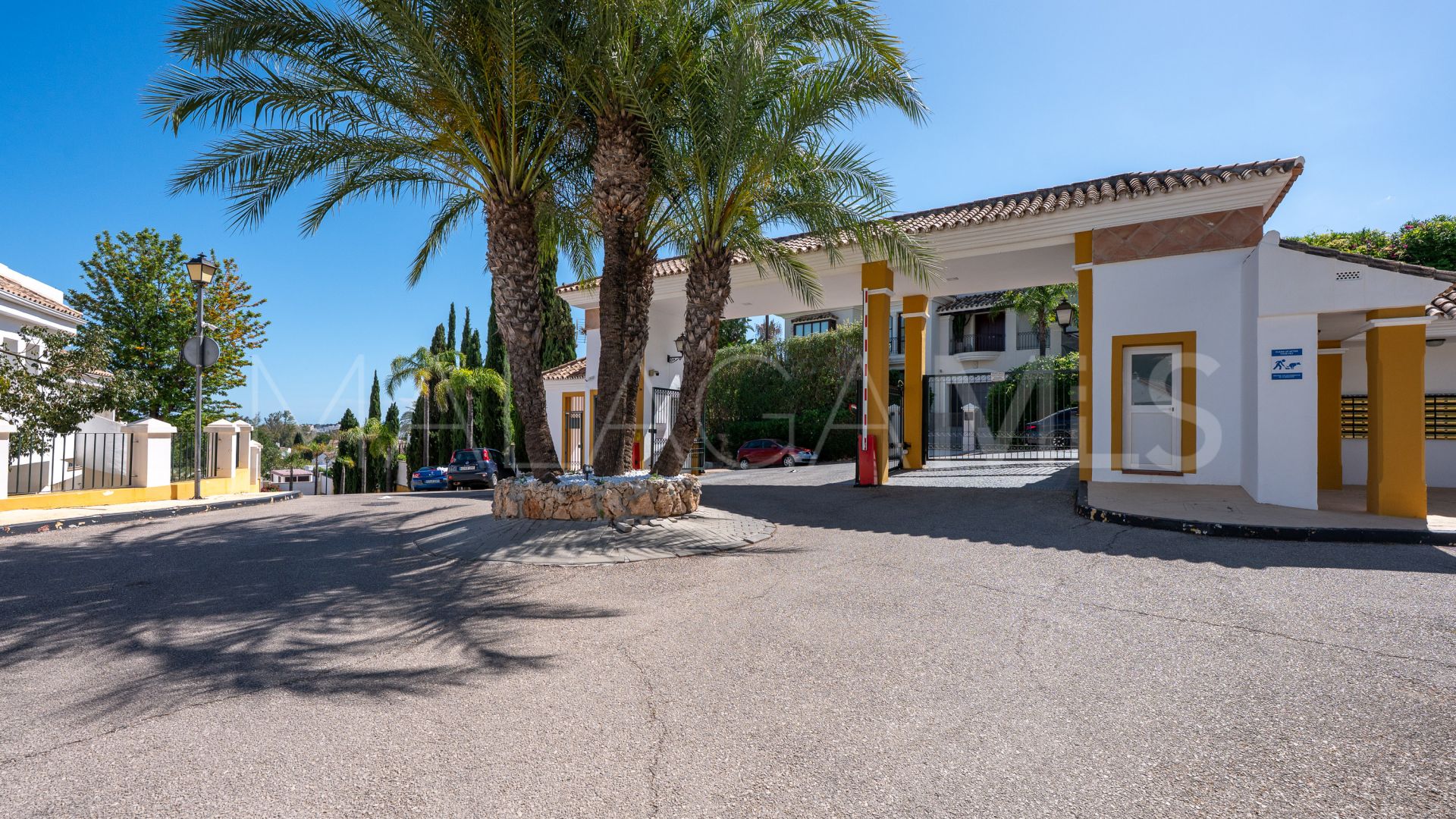 2 bedrooms Nueva Andalucia apartment for sale