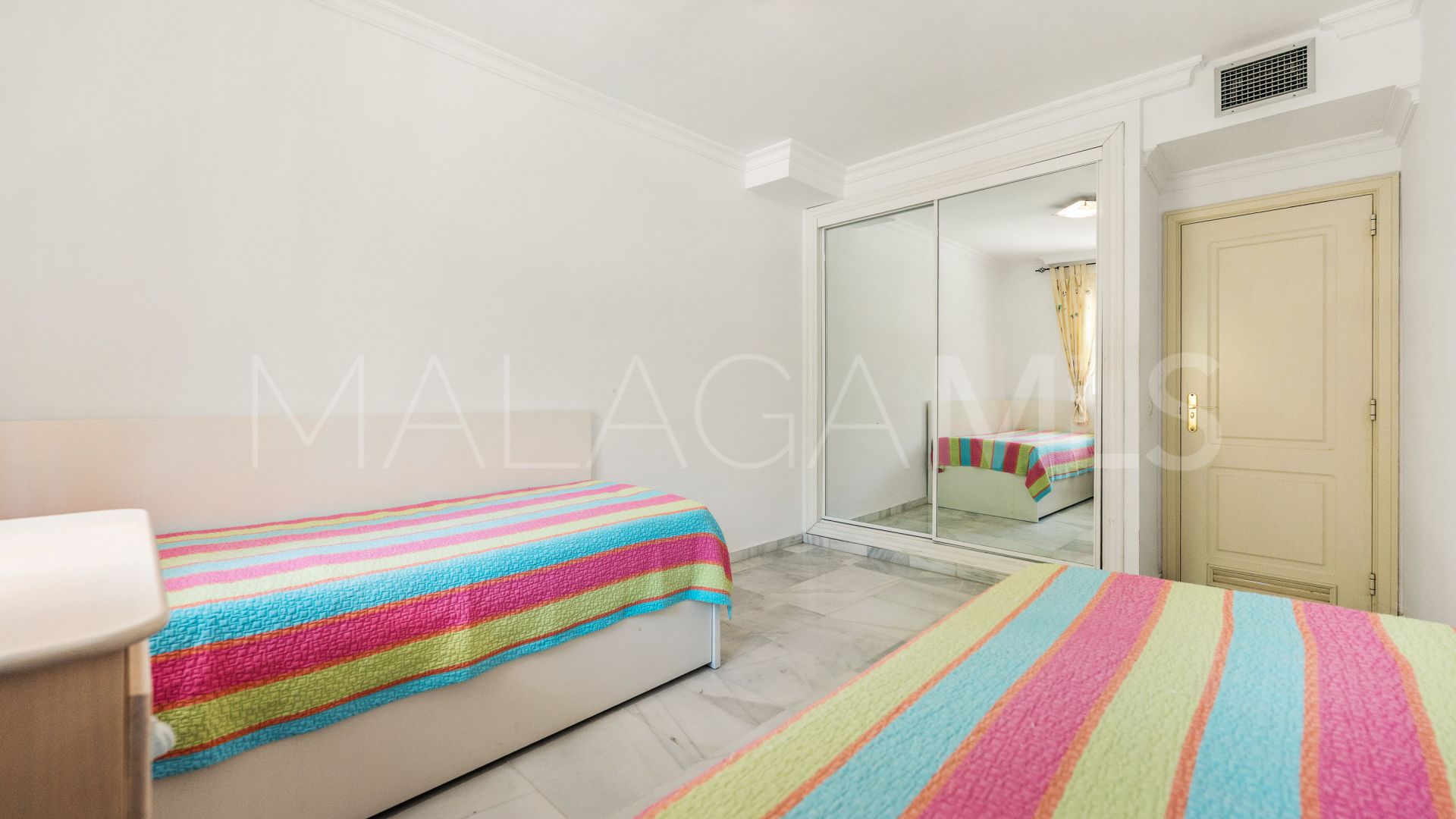2 bedrooms Nueva Andalucia apartment for sale