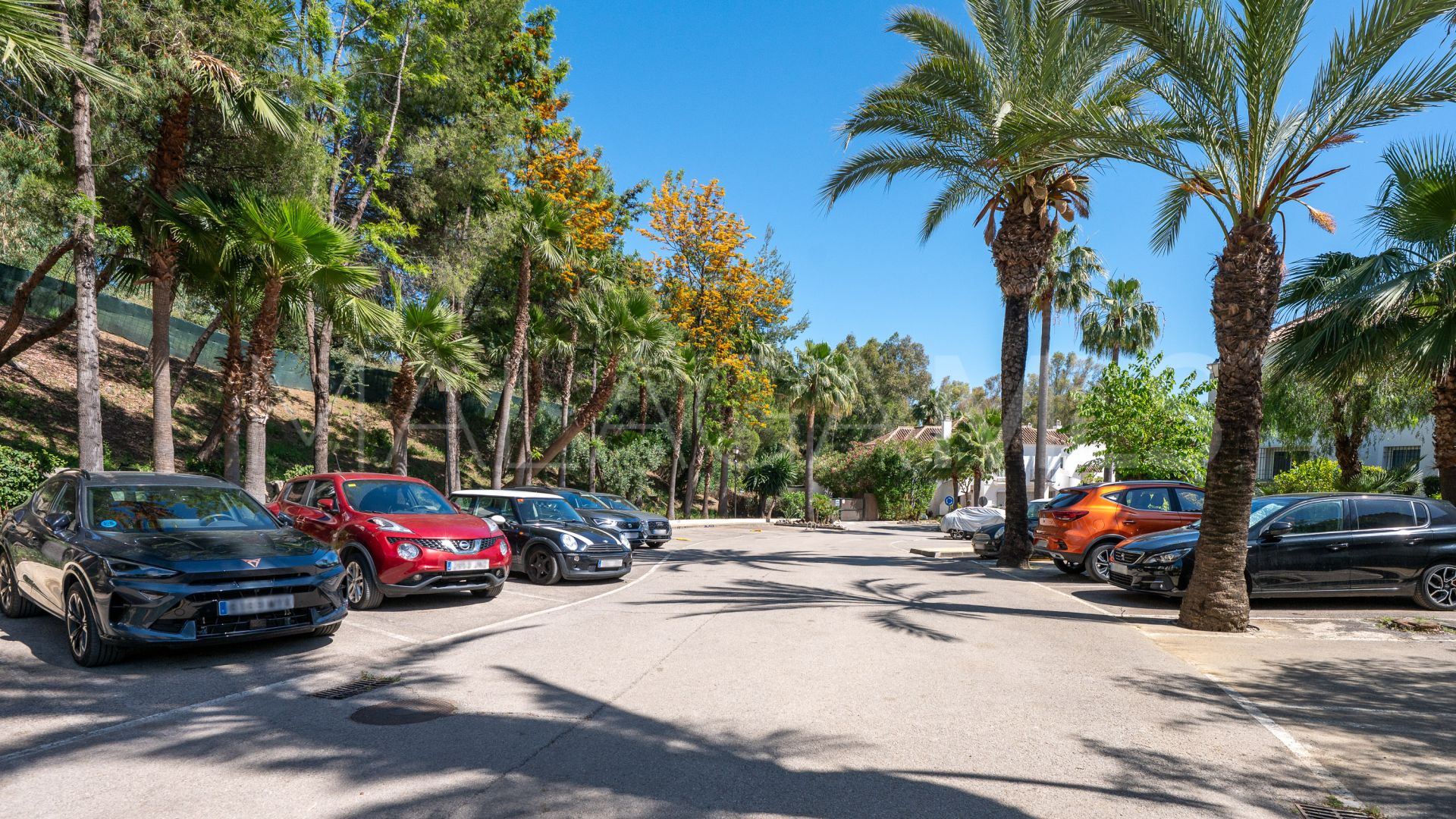 2 bedrooms Nueva Andalucia apartment for sale