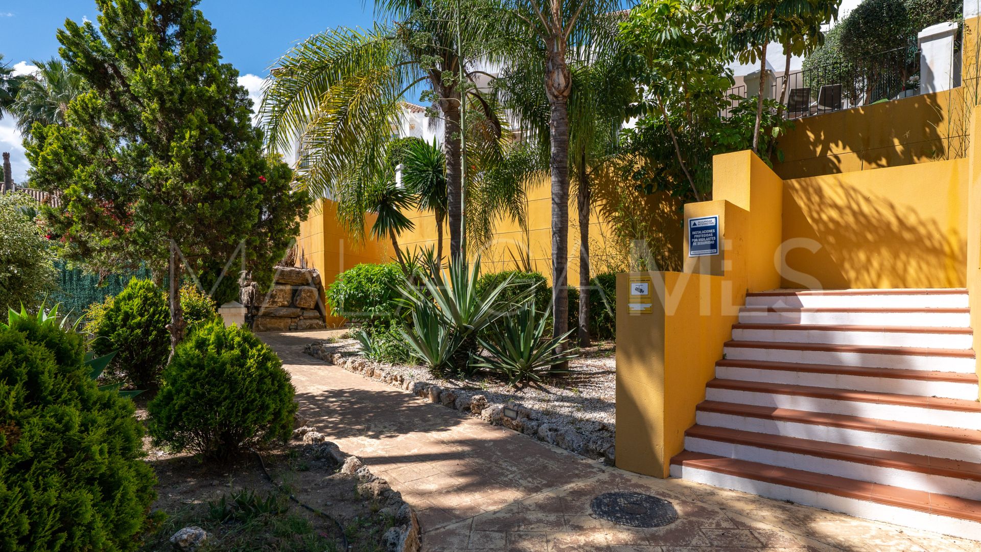 2 bedrooms Nueva Andalucia apartment for sale