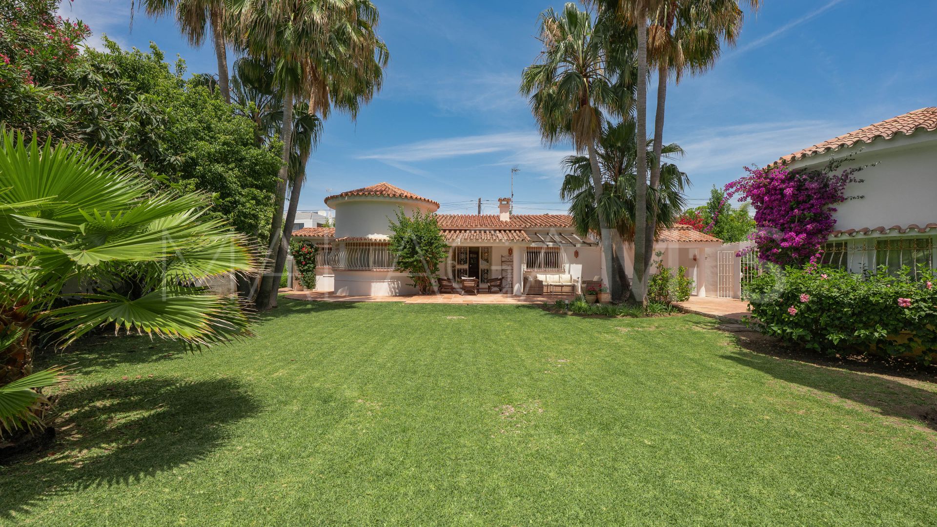 Villa for sale in San Pedro Playa