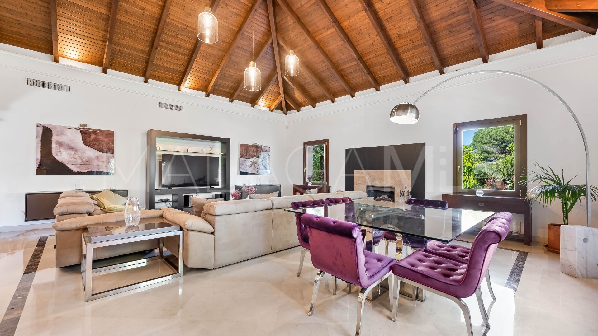 Villa for sale in Nueva Andalucia