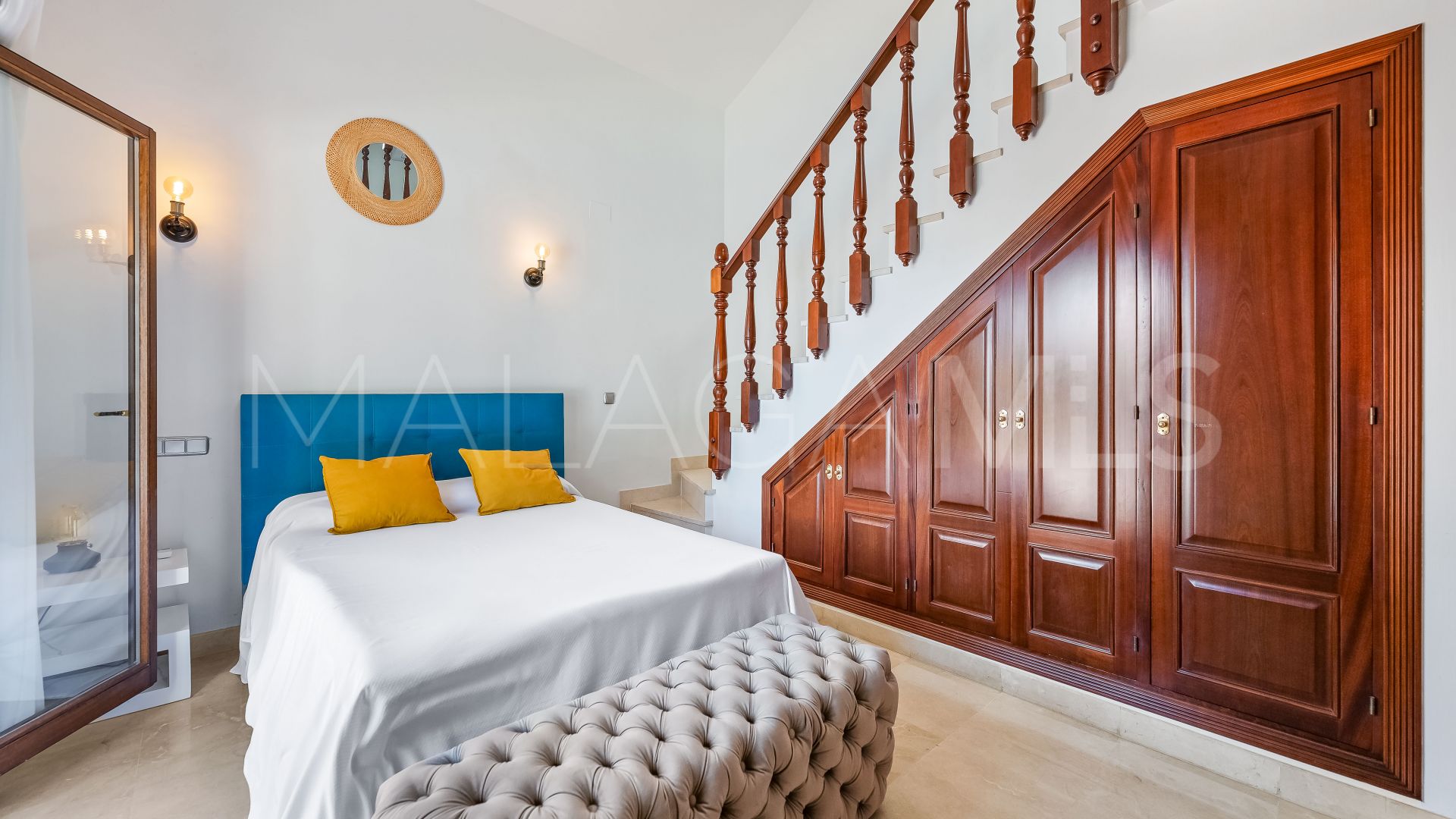 Villa for sale in Nueva Andalucia