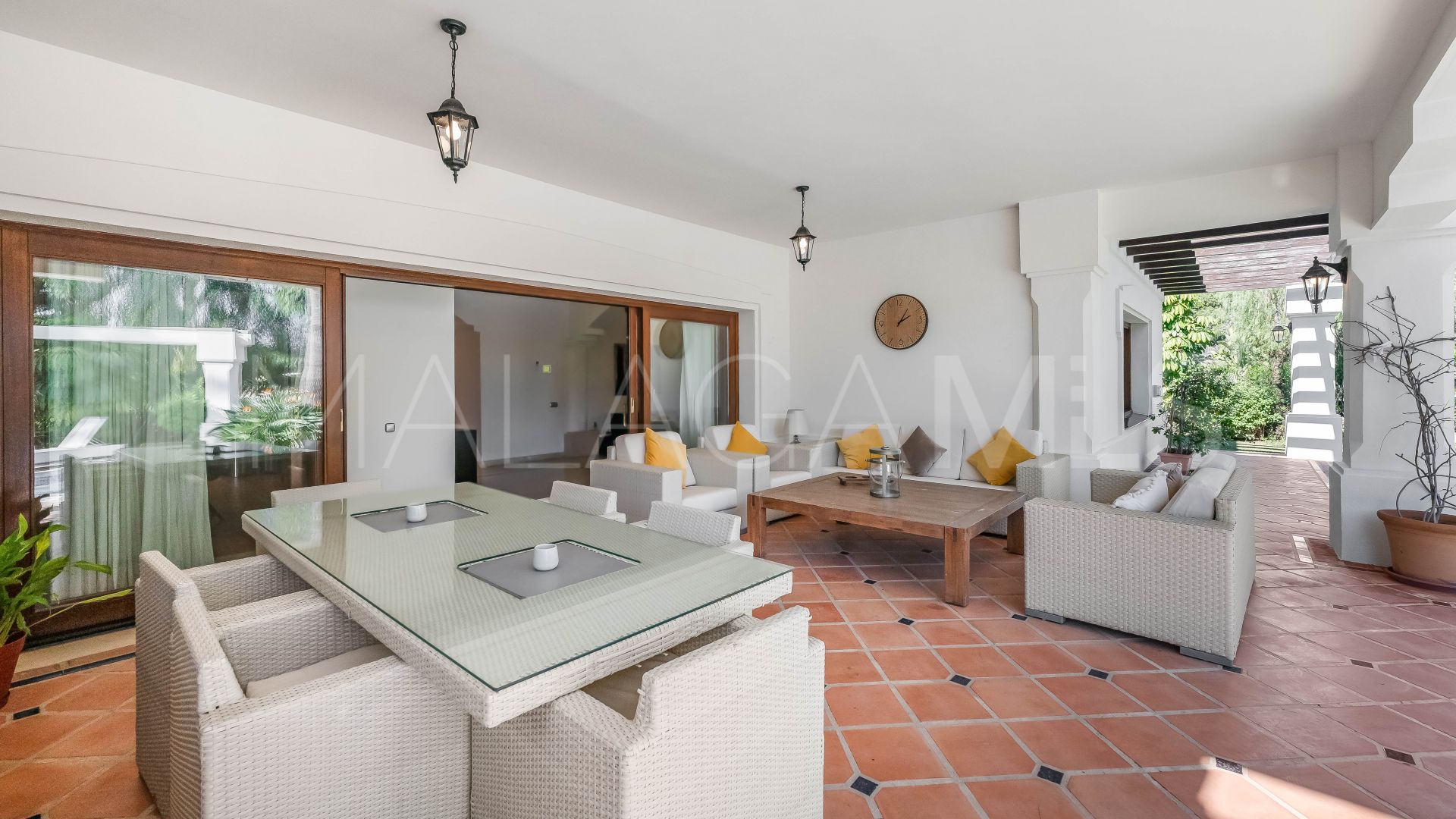 Villa for sale in Nueva Andalucia