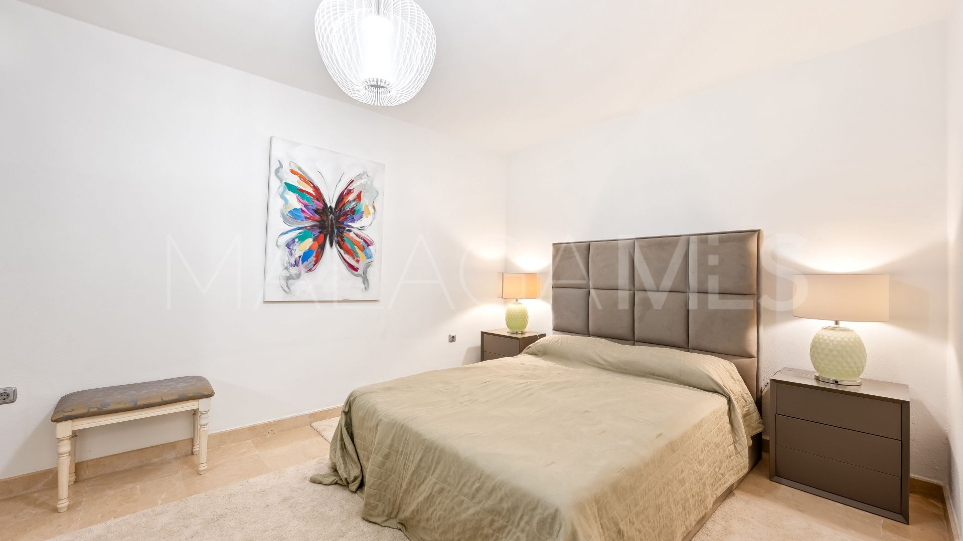 Villa for sale in Nueva Andalucia