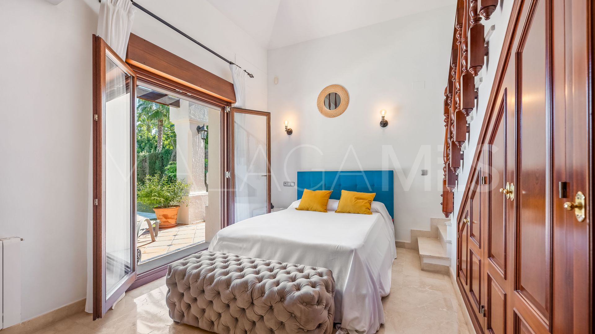 Villa for sale in Nueva Andalucia