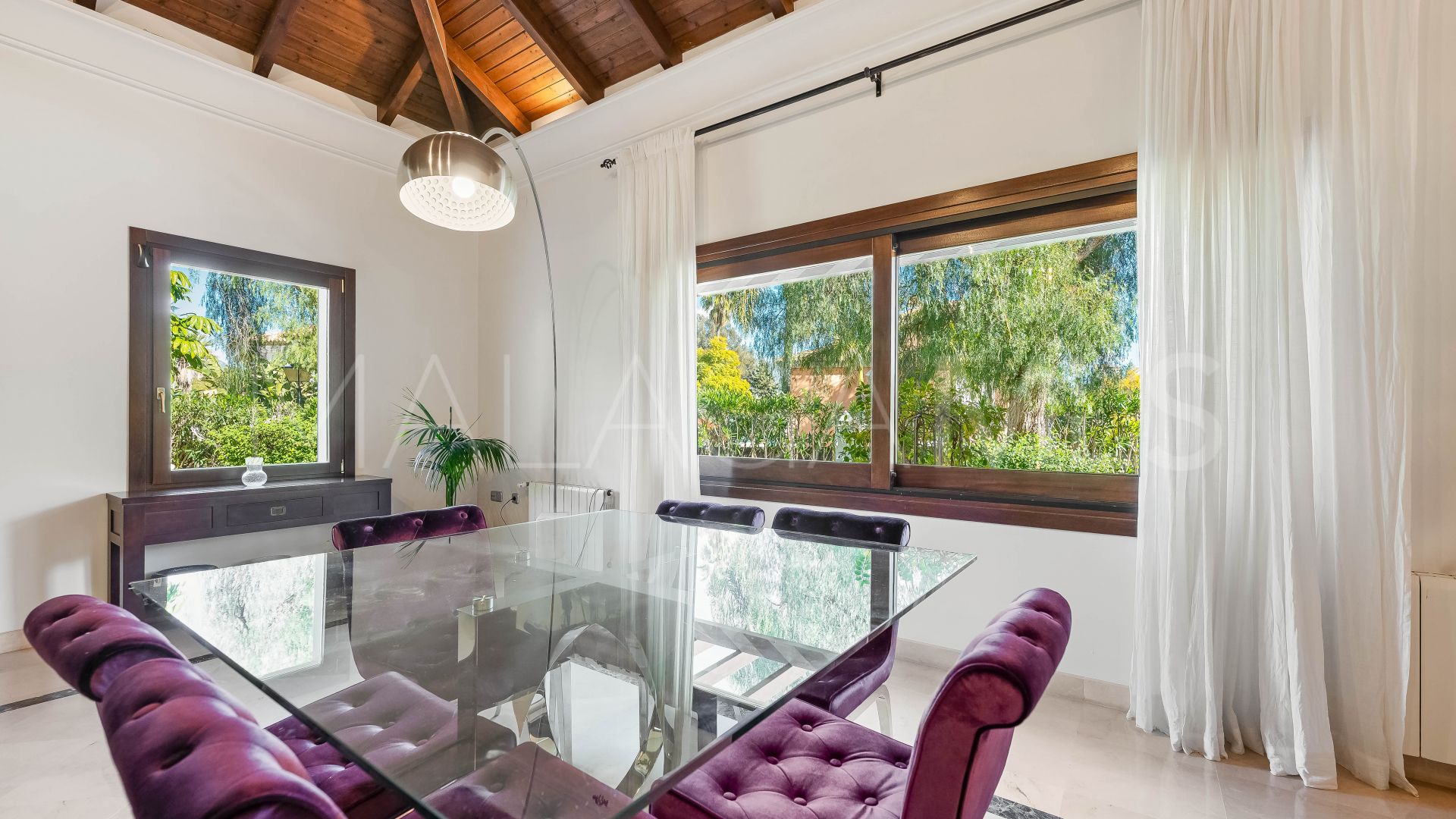 Villa for sale in Nueva Andalucia