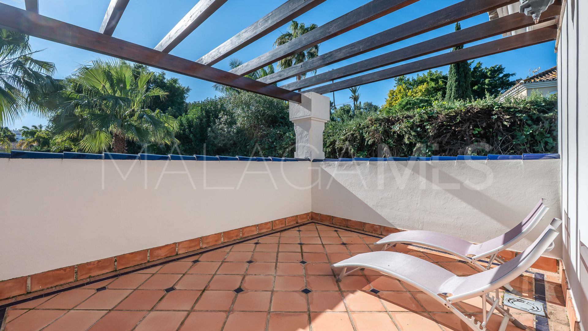 Villa for sale in Nueva Andalucia