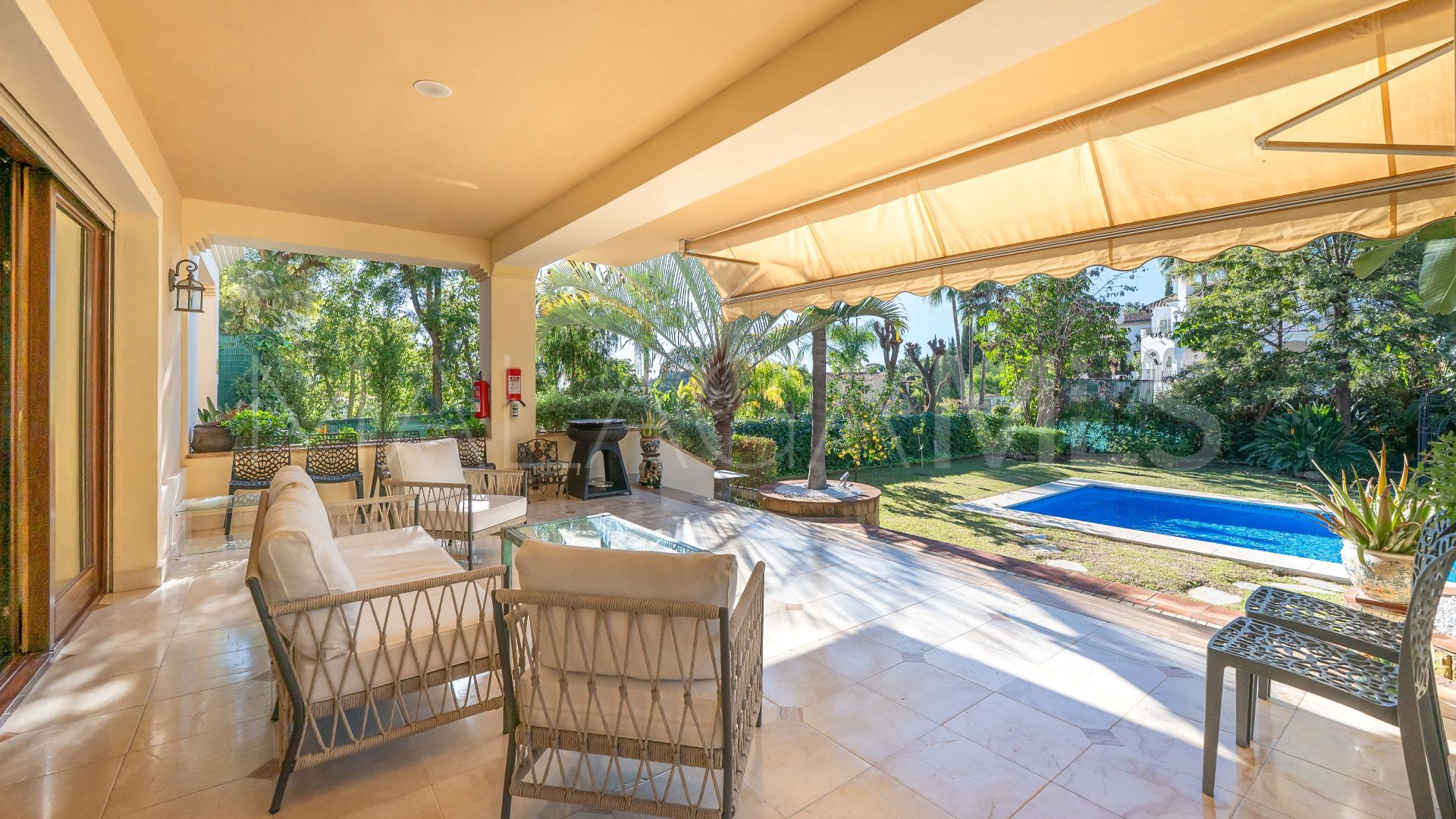 Villa a la venta with 6 bedrooms in Los Arqueros