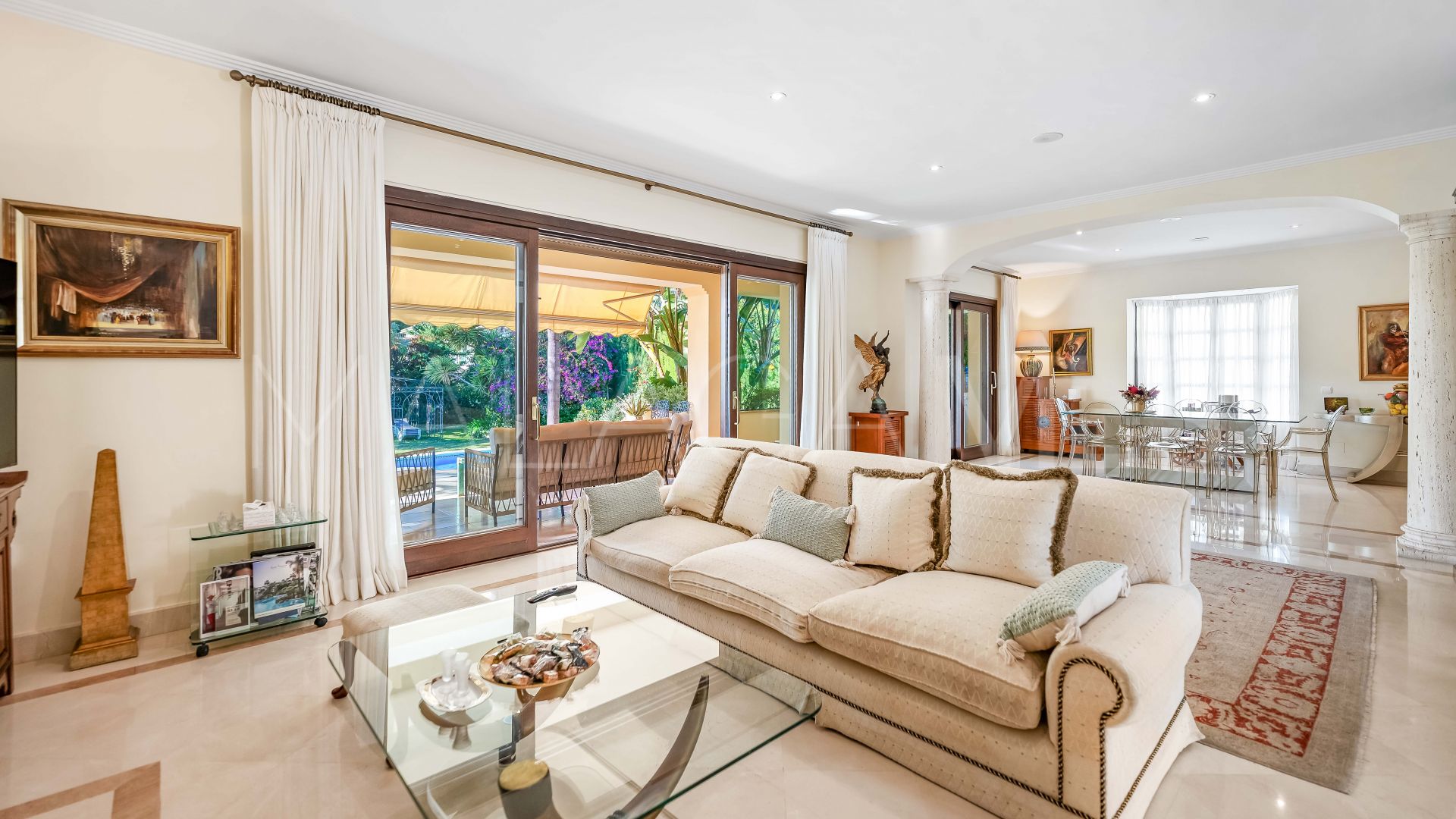 Villa a la venta with 6 bedrooms in Los Arqueros