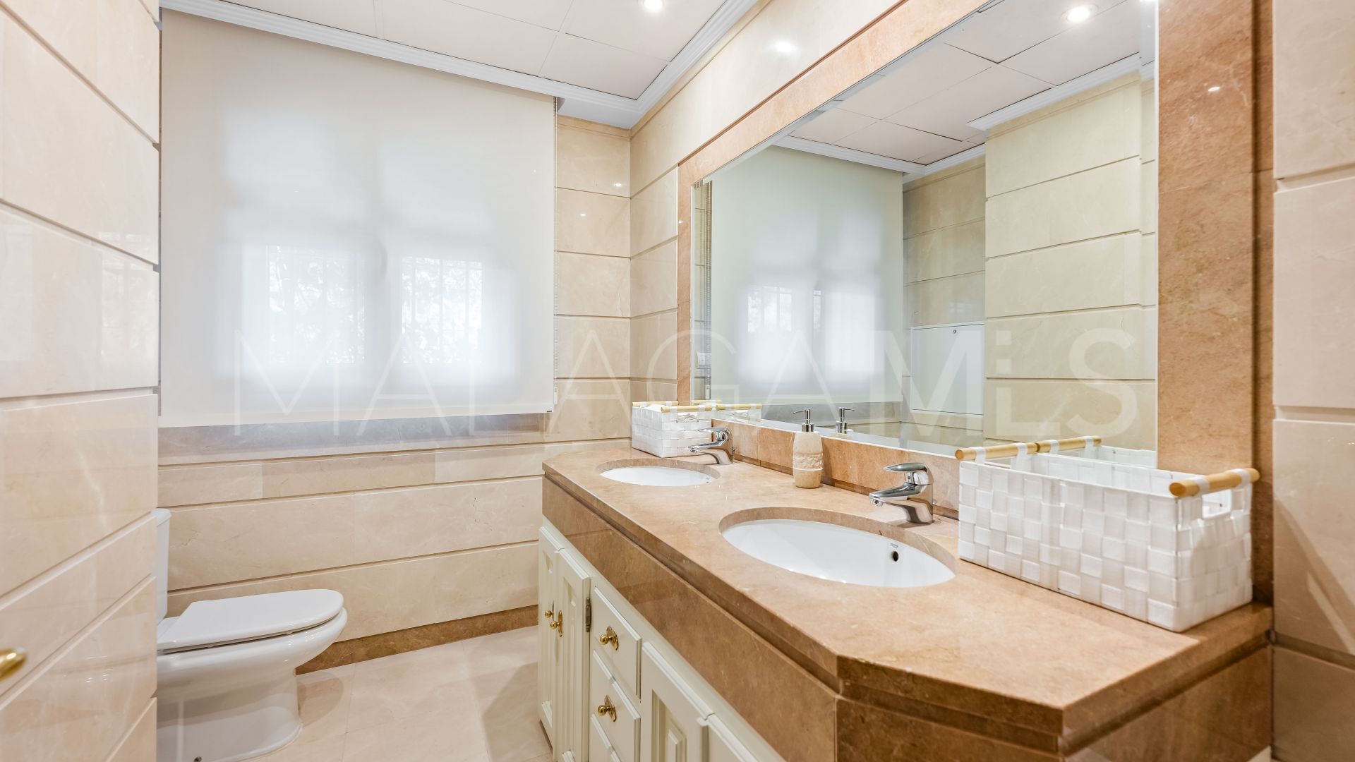 Villa a la venta with 6 bedrooms in Los Arqueros