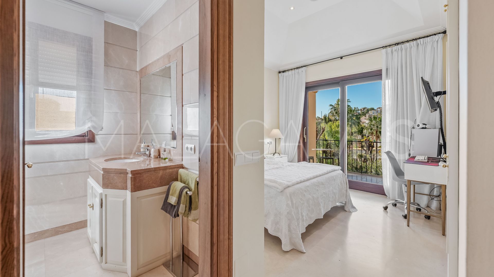 Villa a la venta with 6 bedrooms in Los Arqueros