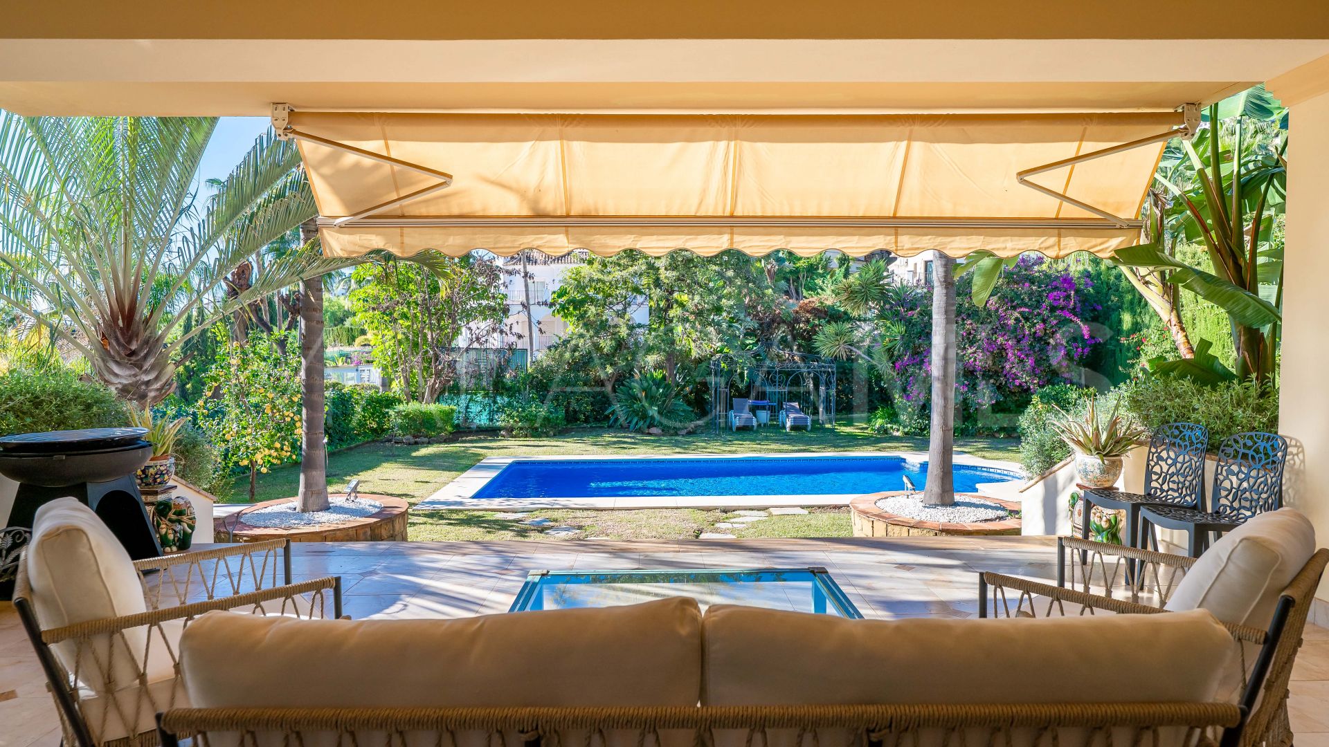 Villa a la venta with 6 bedrooms in Los Arqueros